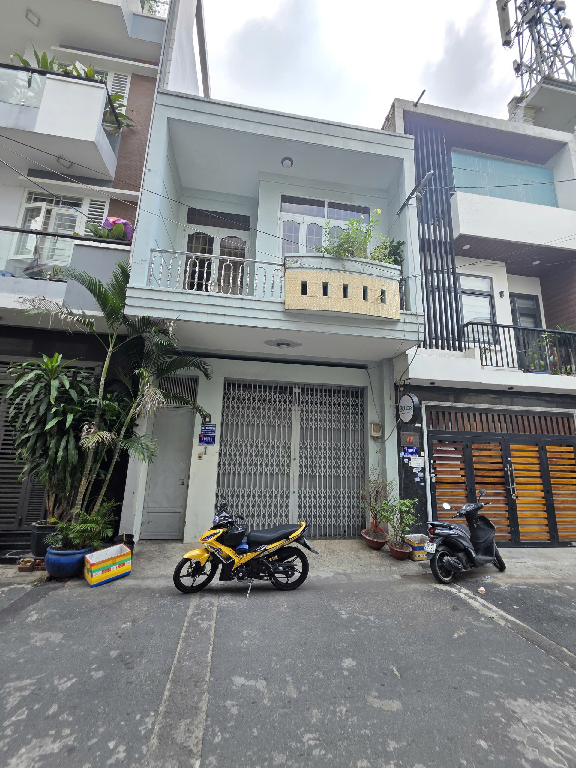HẺM NHỰA 8M VƯỜN LÀI. DT:5x13m. 1 lầu. Giá nhỉnh 8 tỷ