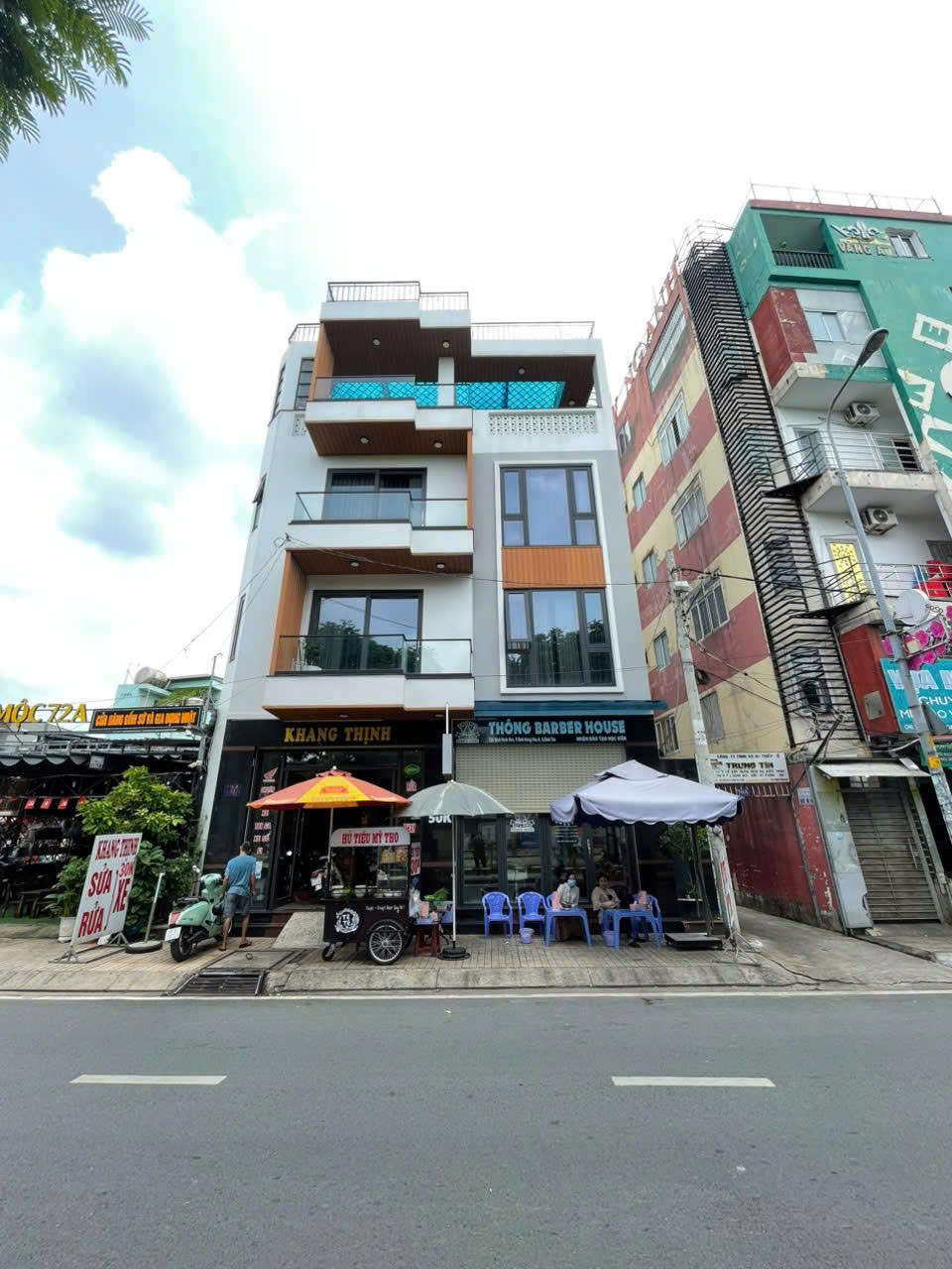 BÁN NHÀ MẶT TIỀN KÊNH NƯỚC ĐEN ĐỐI DIỆN CÔNG VIÊN GIÁP TÂN PHÚ - 9,5X9M - TRỆT 3 LẦU SÂN THƯỢNG