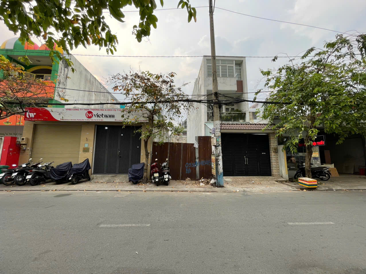 BÁN NỀN ĐẤT MẶT TIỀN HẺM 413 LÊ VĂN QUỚI CÁCH VÀI CĂN RA MẶT TIỀN LỚN - 4X24,5M - GIÁ 11,5 TỶ