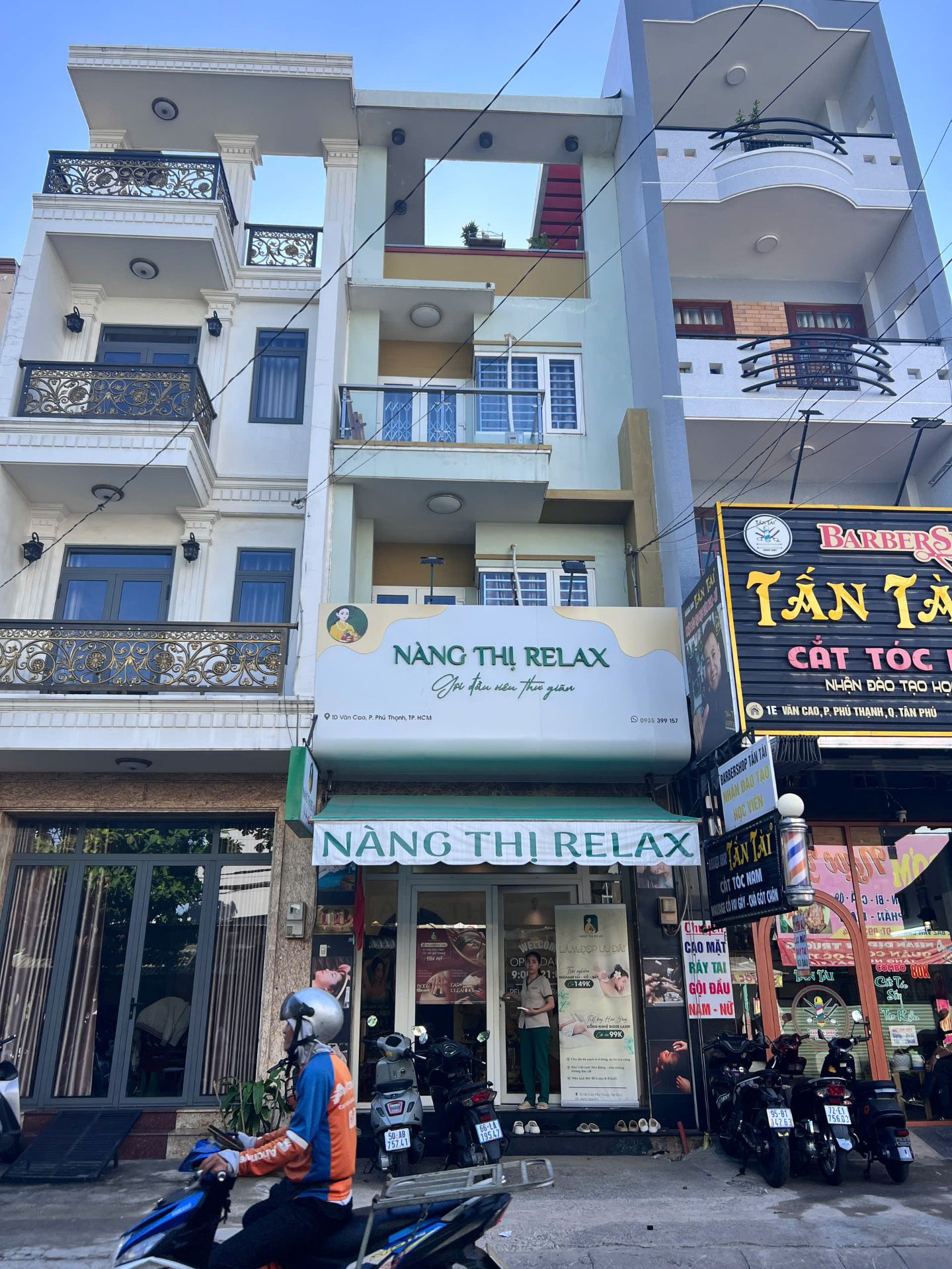 Bán nhà mặt tiền kinh doanh 4 Tầng - Dt: 4x17m - Giá 12,5 tỷ , Đường Văn Cao quận Tân Phú