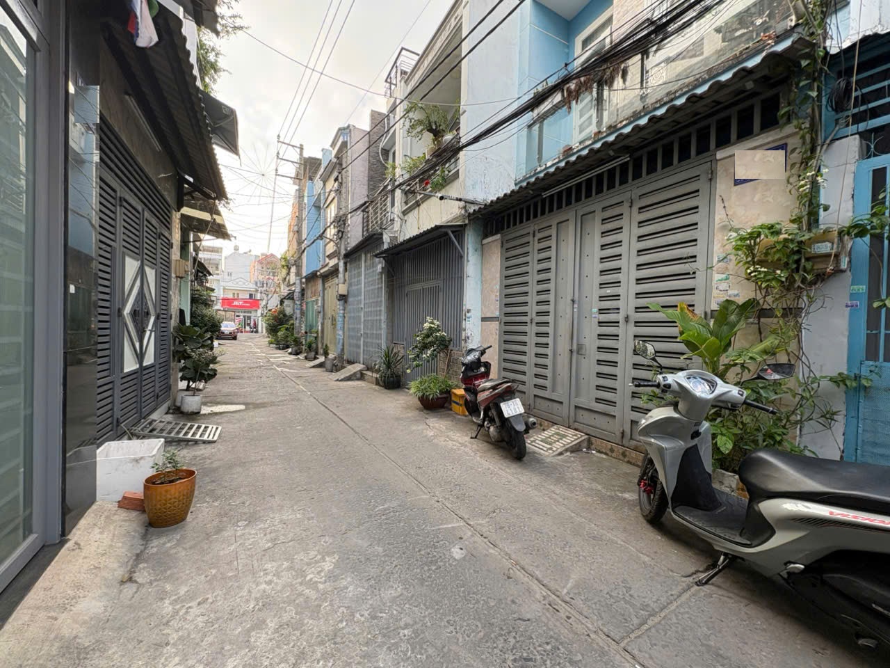 NHÀ ĐÚC 4 TẦNG NGAY NGÃ TƯ BỐN XÃ, 4X10M, 1 TRỆT 2 LẦU ST, GIÁ 5,6 TỶ TL.