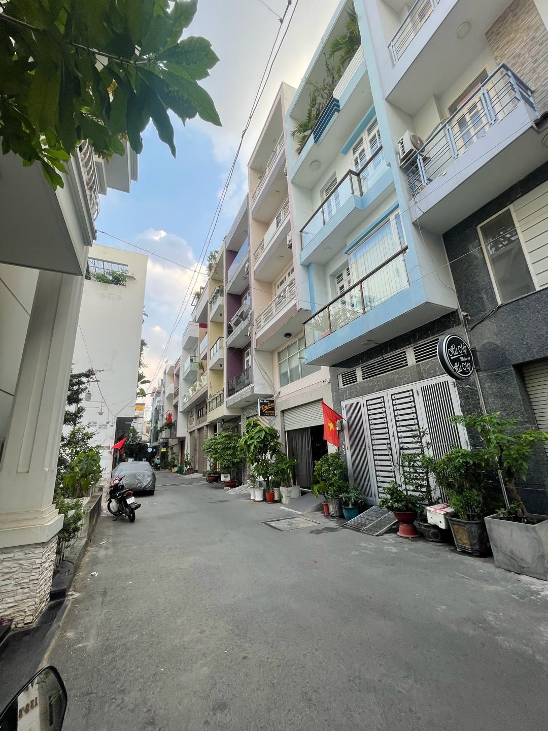 bán nhà Bờ Bao Tân Thắng. P Sơn Kỳ. Q Tân Phú. Dt 4x15. Nhà Lững 2 Lầu Sân Thượng. Giá 9,8 tỷ
