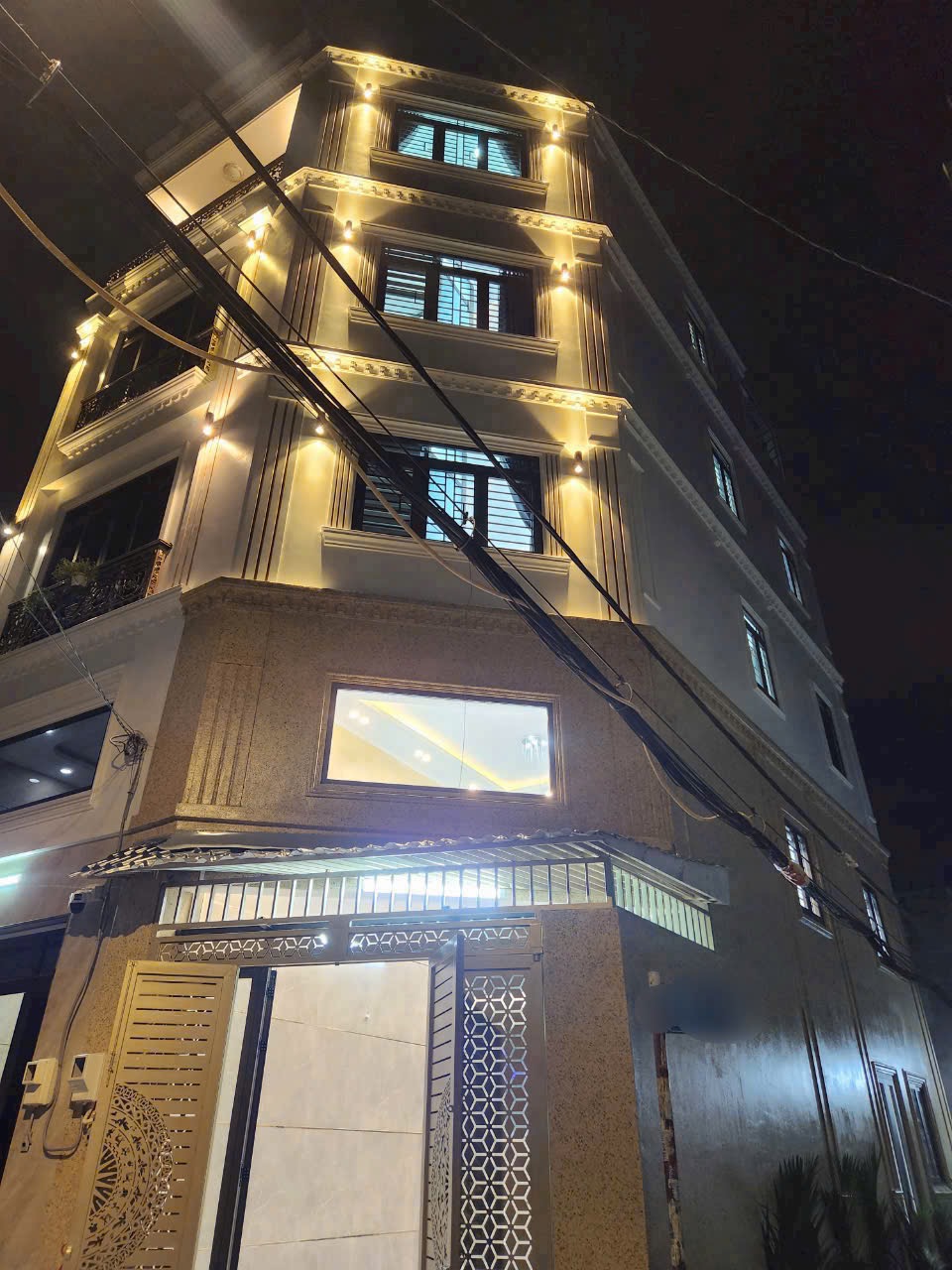 (Nhà mới đẹp) đường Gò Dầu, Phường Tân Quý, Tân Phú. (DT: 4.5x12m 5 tầng). Giá: 8.9 tỷ