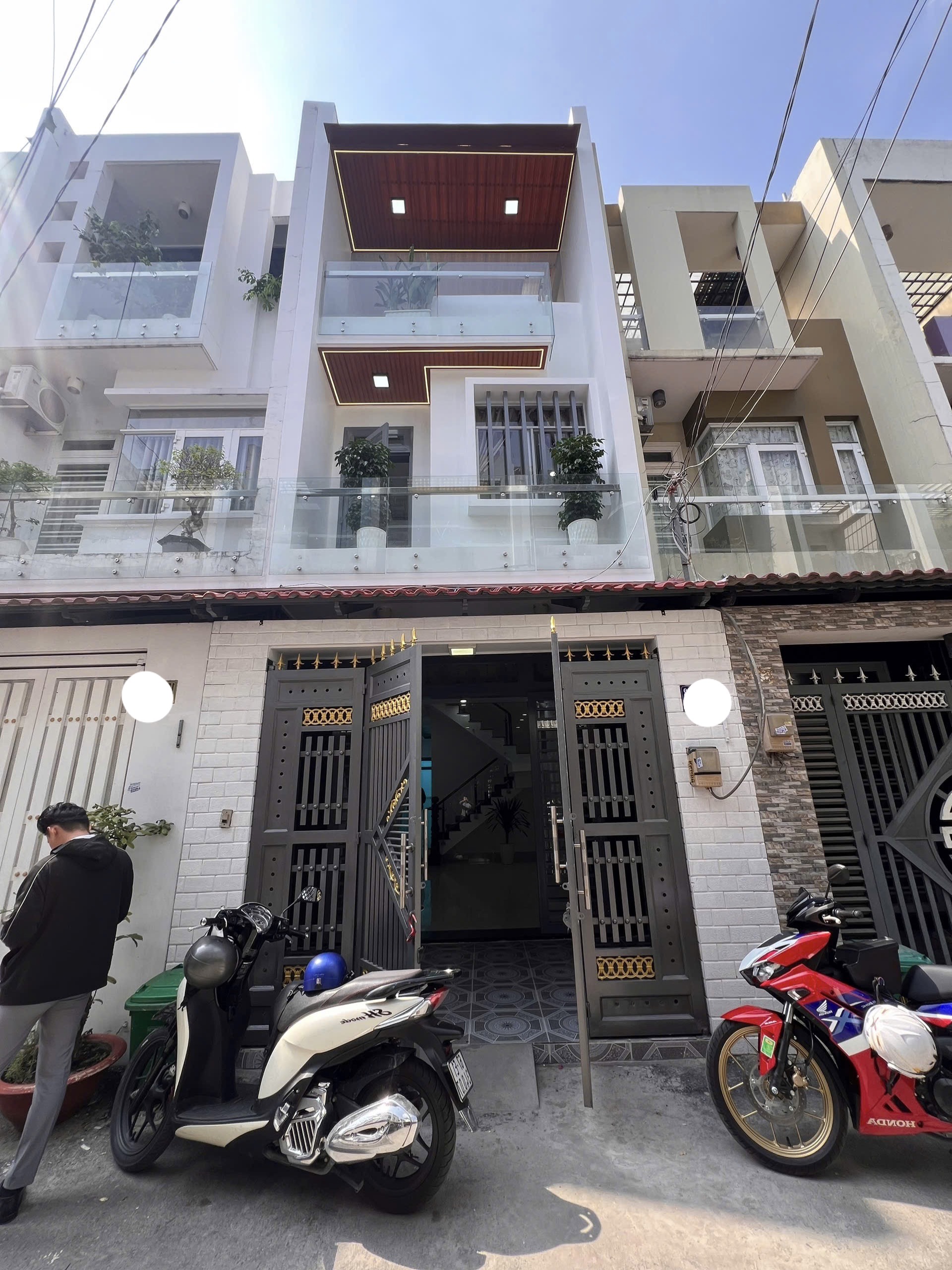 Nhà đẹp hẻm xe hơi ,khu đồng bộ cao tầng giá rẻ chỉ 5T45 DT: 4x16 cho thue hoặc giữu ts tiềm năng