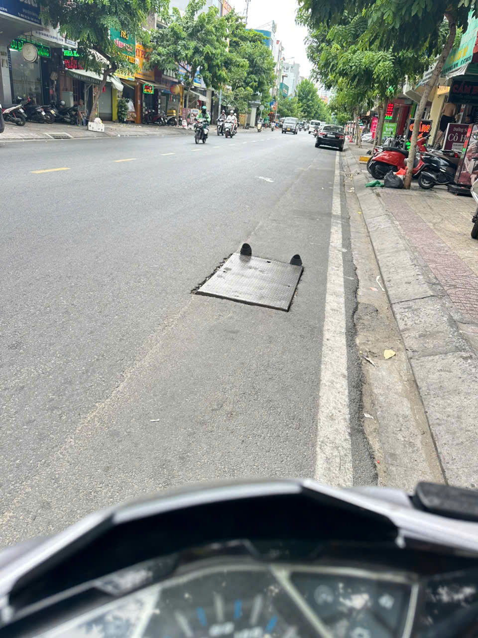 Bán Nhà 3 Lầu DT: 4x15.5m MT Đường Tân Sơn Nhì, P. Tân Sơn Nhì, Giá: 19 tỷ