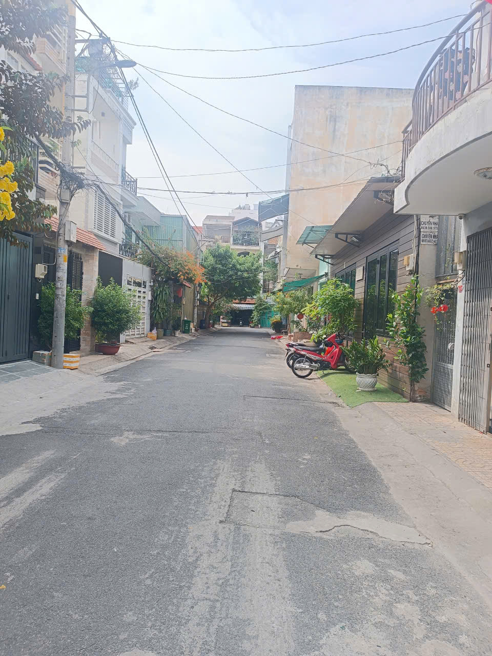 Bán nhà hẽm 8m thông Phan Đình Phùng ( 6x13m) đúc 3 tấm