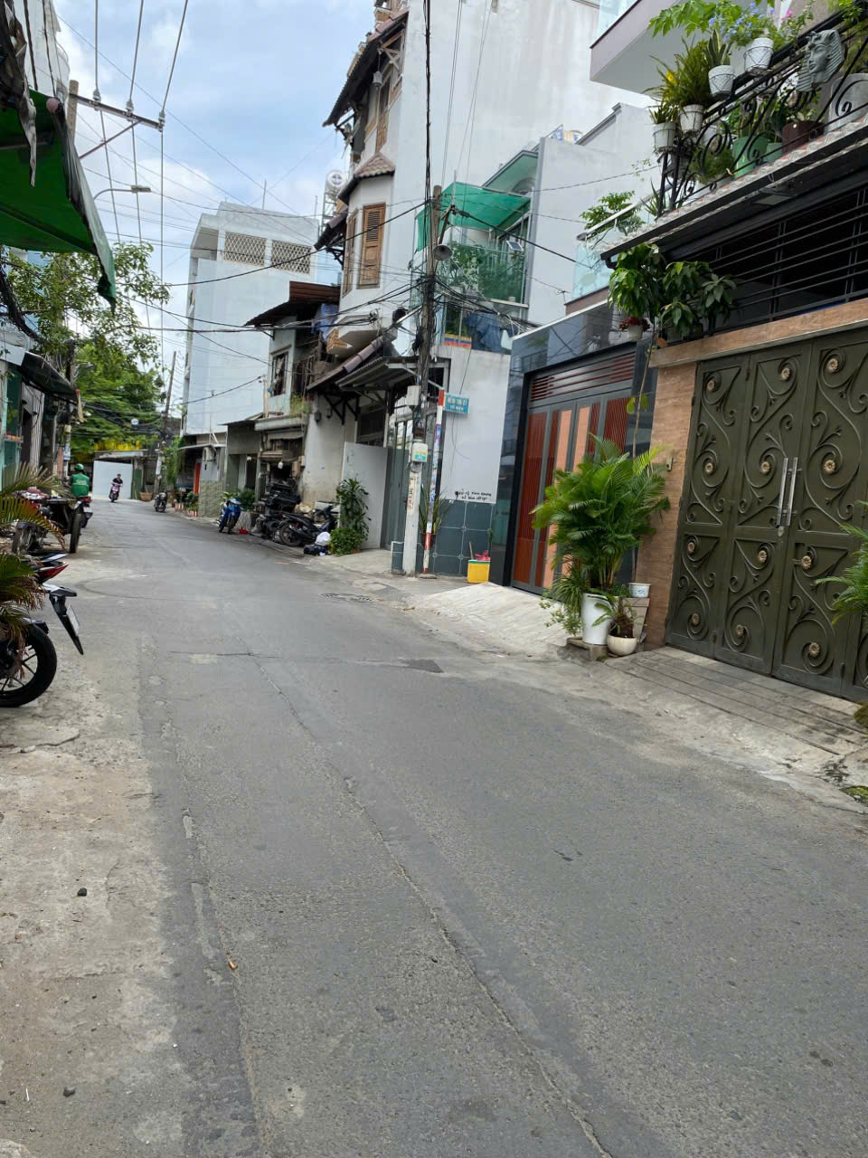 Bán nhà hẻm xe hơi Tô Hiệu, Tân Phú, DT 4x14m, 3 tầng, 4 Phòng ngủ 8,1 tỷ. tl