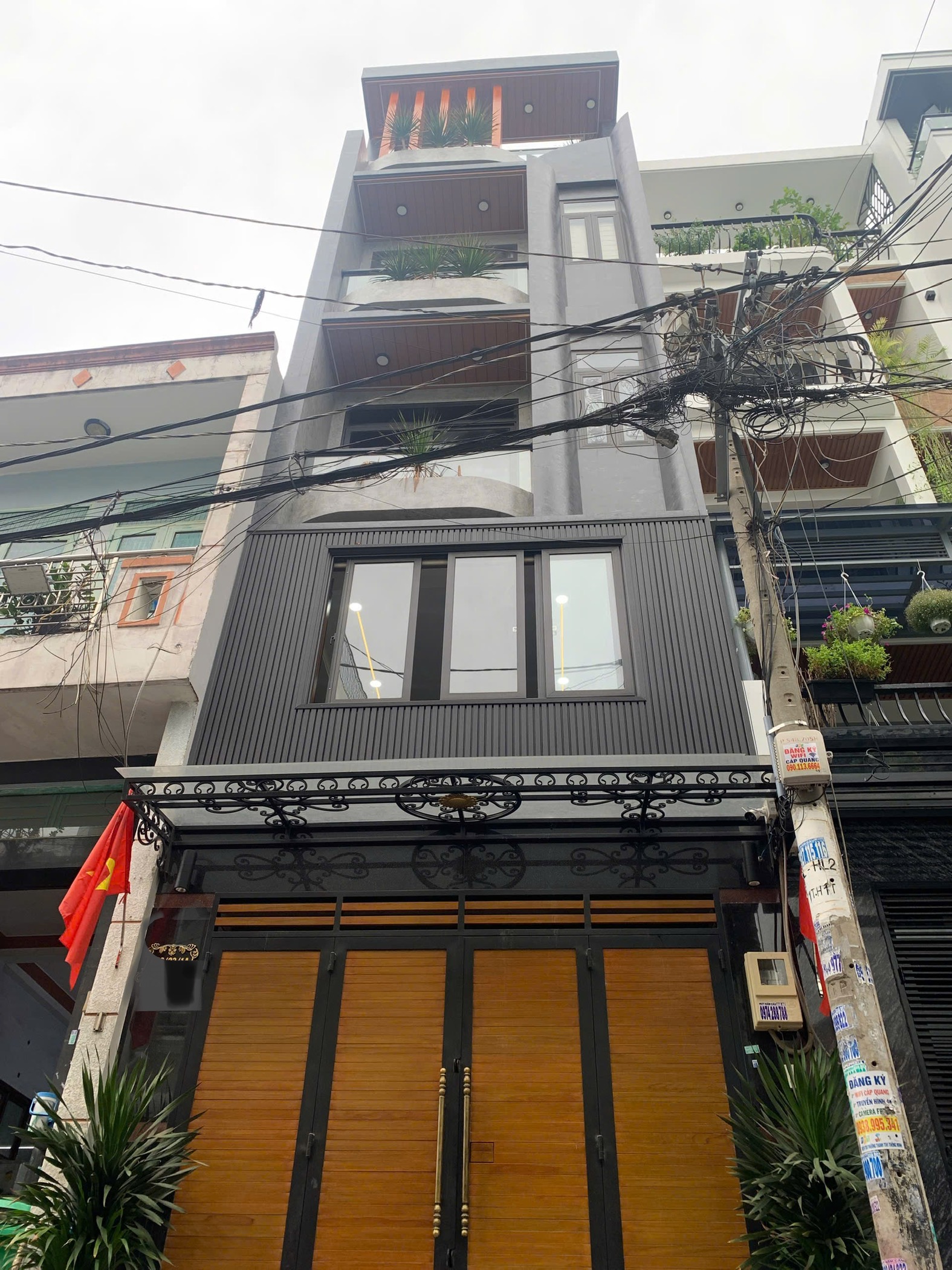 Cơ hội sở hữu nhà phố siêu Vip giá siêu rẻ DT:4x21 full nội thất chỉ 8T5 TL a/c chỉ xách vali ở nga