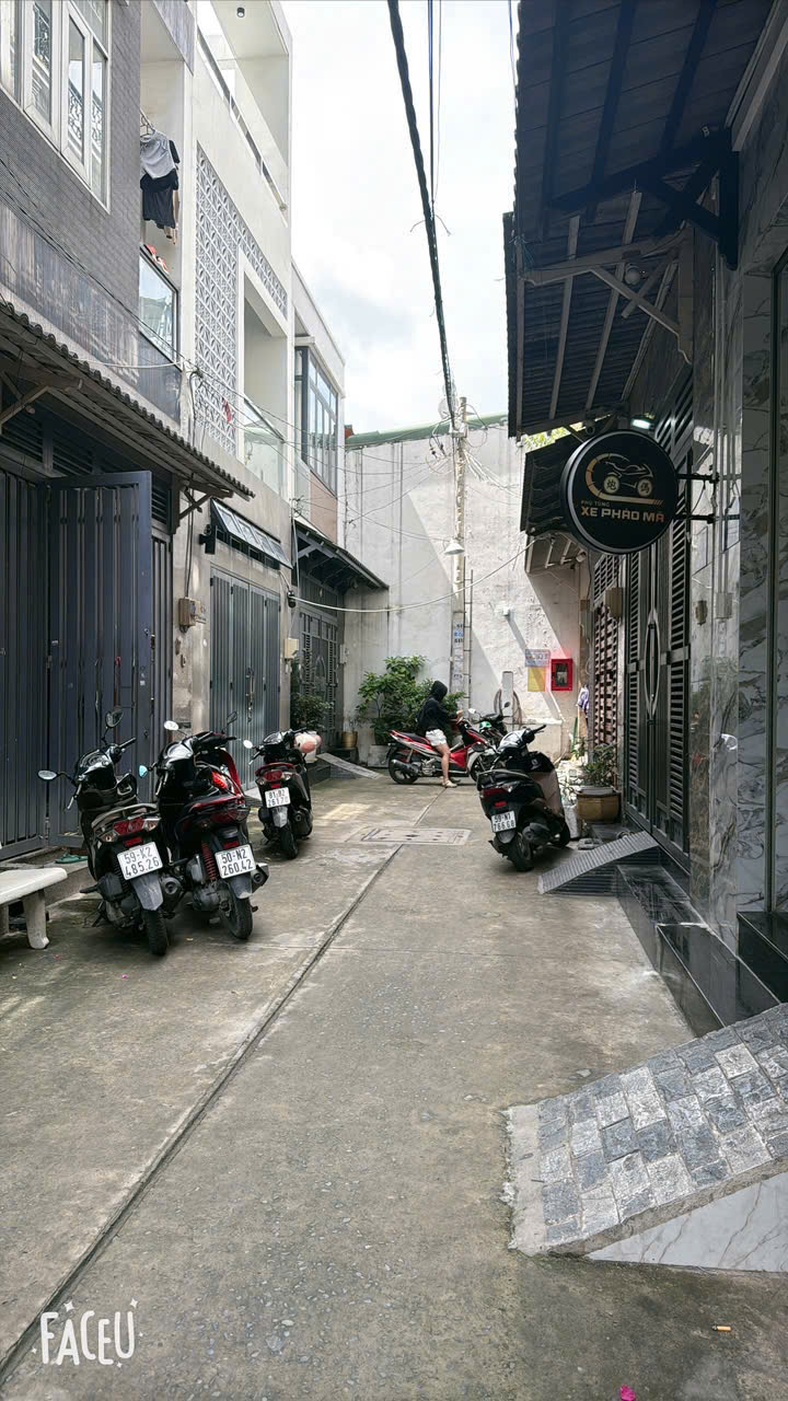 Nhà đẹp hẻm xe hơi Đường Lê Đình Thám _P.Tân Sơn Nhì, 2 lầu, ST, Dt: 4.6x13.6m, Giá: 7.8 tỷ tl
