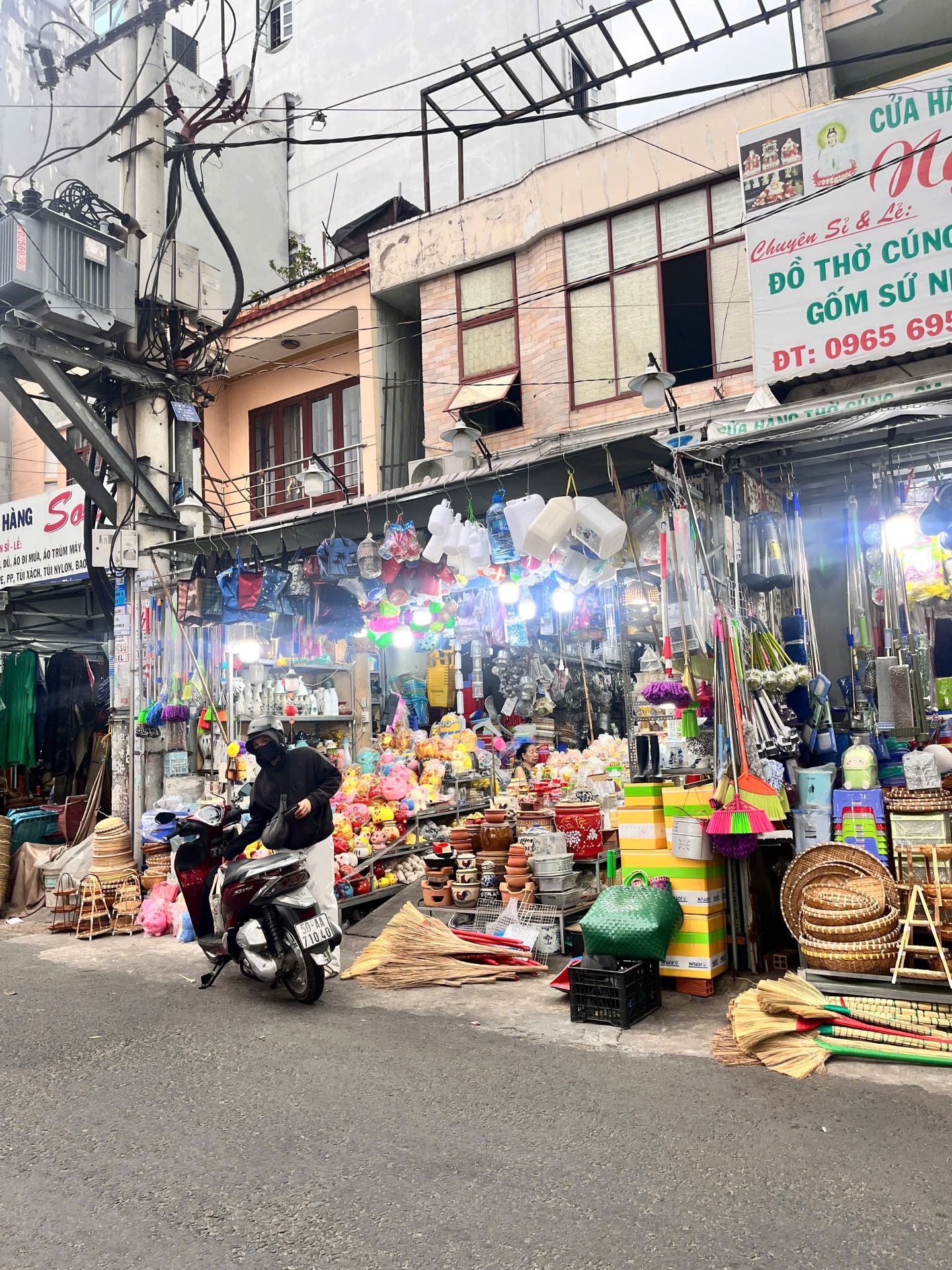 2MTKD trước sau vị trí siêu kinh doanh ngay chợ TÂN HƯƠNG. DT:5X26=130m2