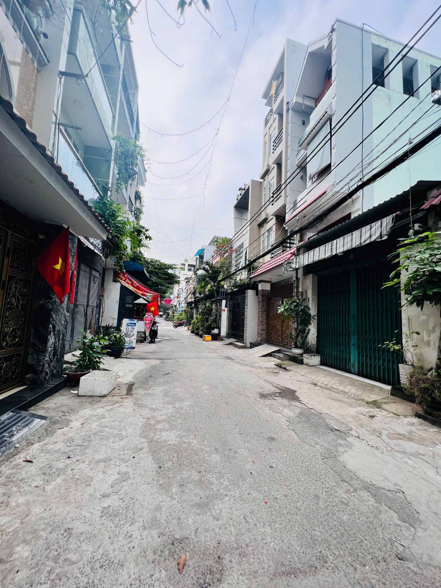 Hẻm 7m Khu Tân Hương Phường Tân Quý Dt 5mx20m 3 lầu sân thượng thang máy giá 12 tỷ
