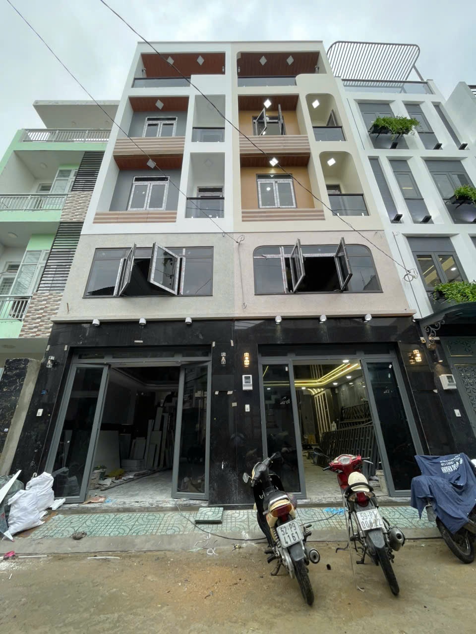 🔥BÁN CẶP NHÀ PHỐ XÂY MỚI ĐƯỜNG HƯƠNG LỘ 2 - GẦN BỐN XÃ - 4X14M - GIÁ 7,9 TỶ/CĂN