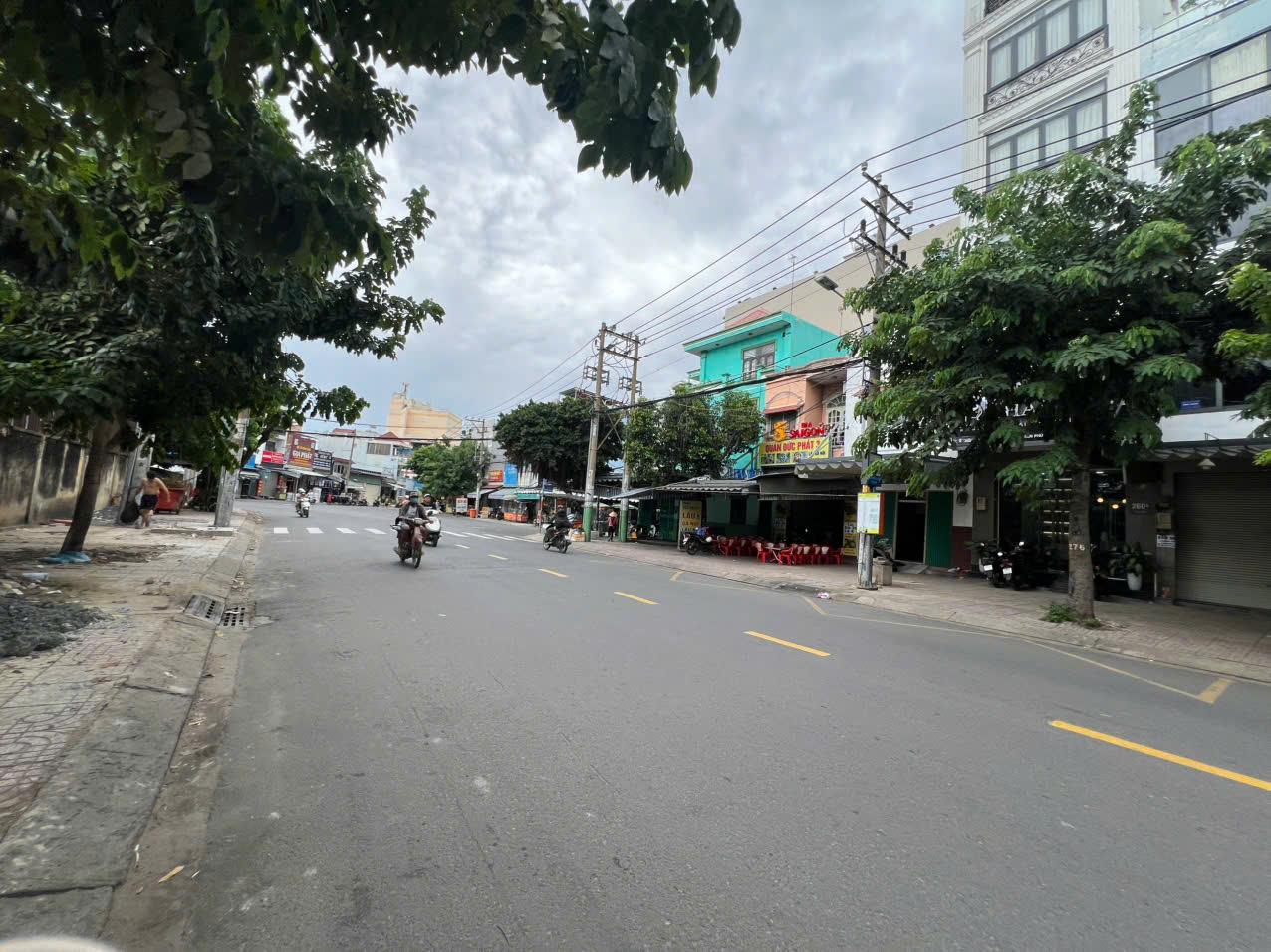 MẶT TIỀN HÒA BÌNH – TÔ HIỆU, NGANG KHỦNG 8M – DÒNG TIỀN 240TR/NĂM – VỊ TRÍ SHOWROOM CỰC ĐẸP