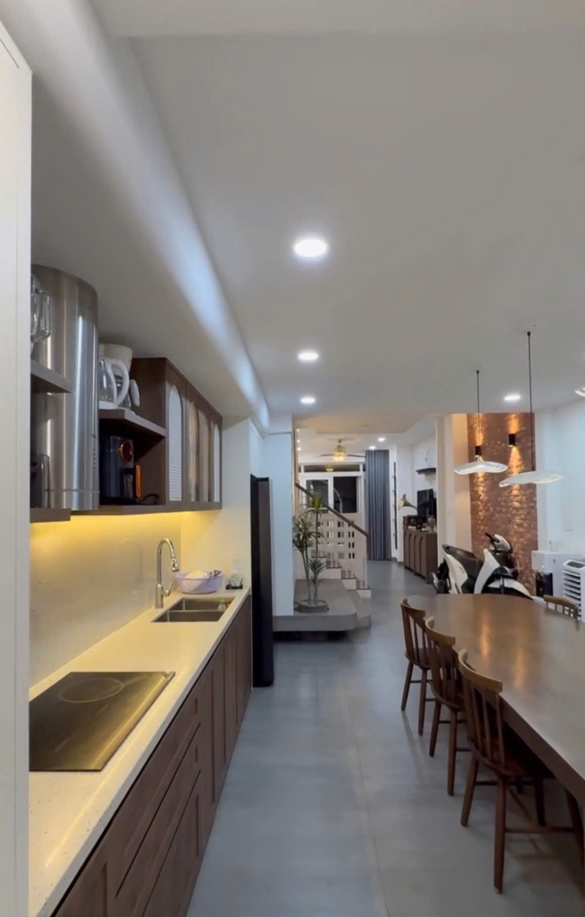 🔥 HẺM 7M THÔNG XE HƠI – SÁT MT TÂN SƠN NHÌ, 4x17m, 1 LẦU ST CHỈ 9.6 TỶ