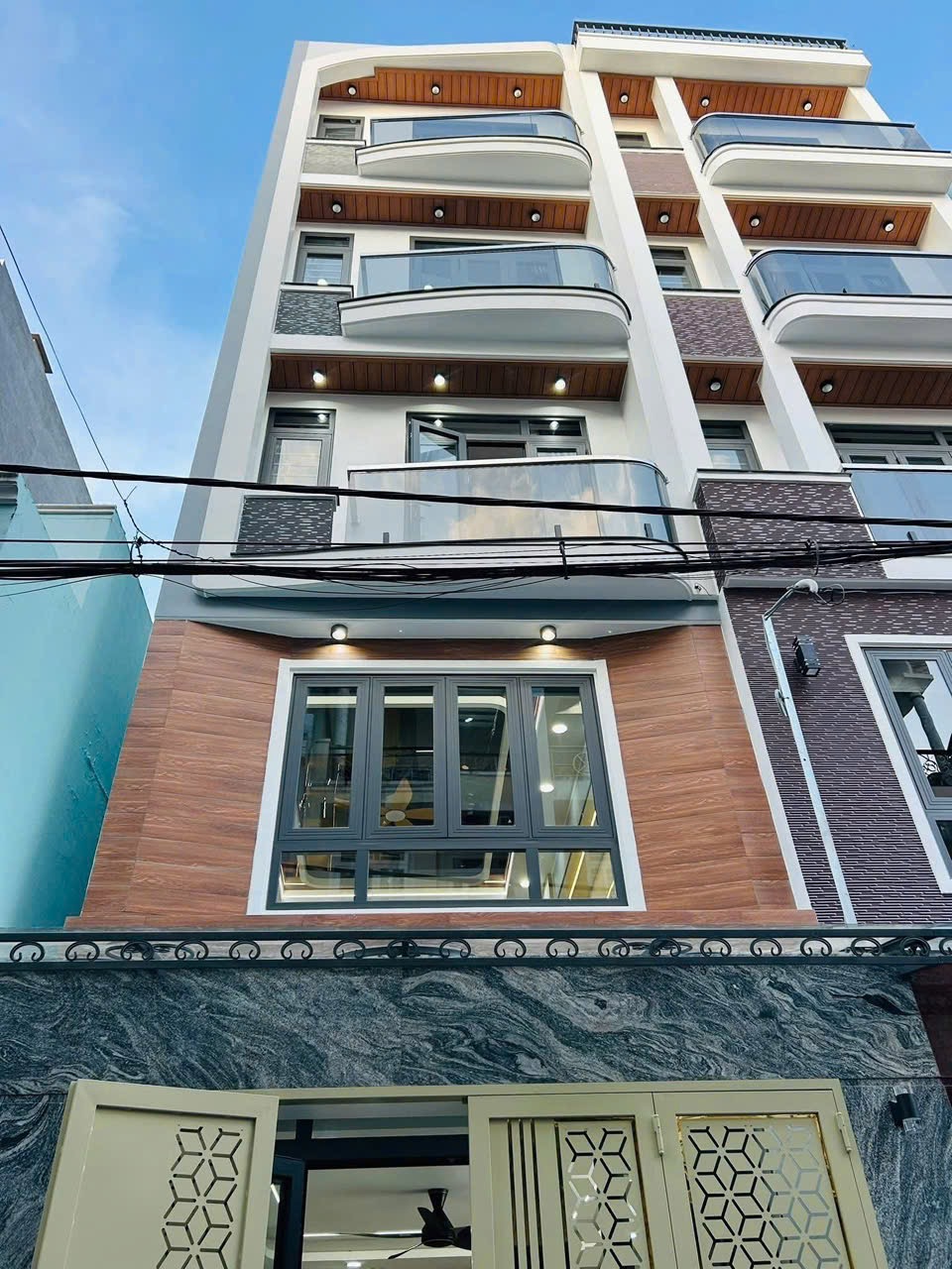Nhà xây mới hẻm Vip LVQ cao tầng đồng bộ full nội thất xây hiện đại DT:4x14 đúc 4,5Tấm BTCT chỉ 7T6