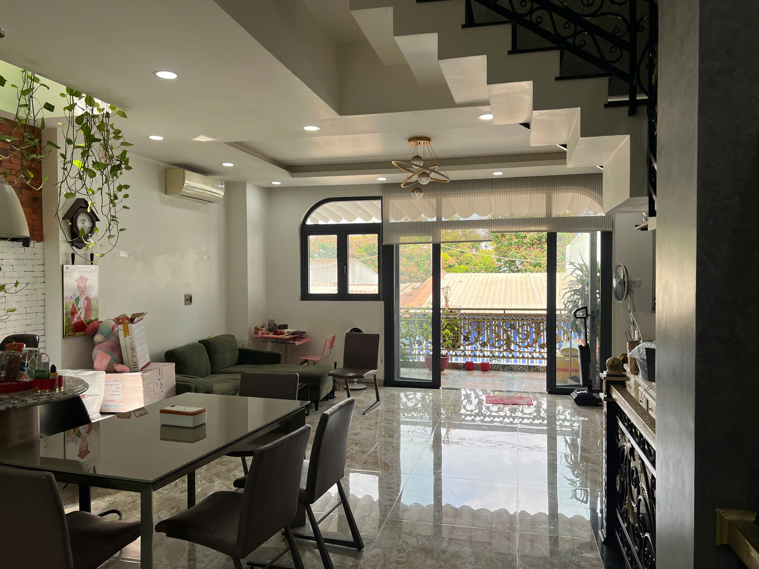 Bán Nhà 2Lầu ST DT: 5.8x11m Hẻm 2/ Đường Kênh Tân Hoá, P. Hòa Thạnh, Giá: 8.9 tỷ