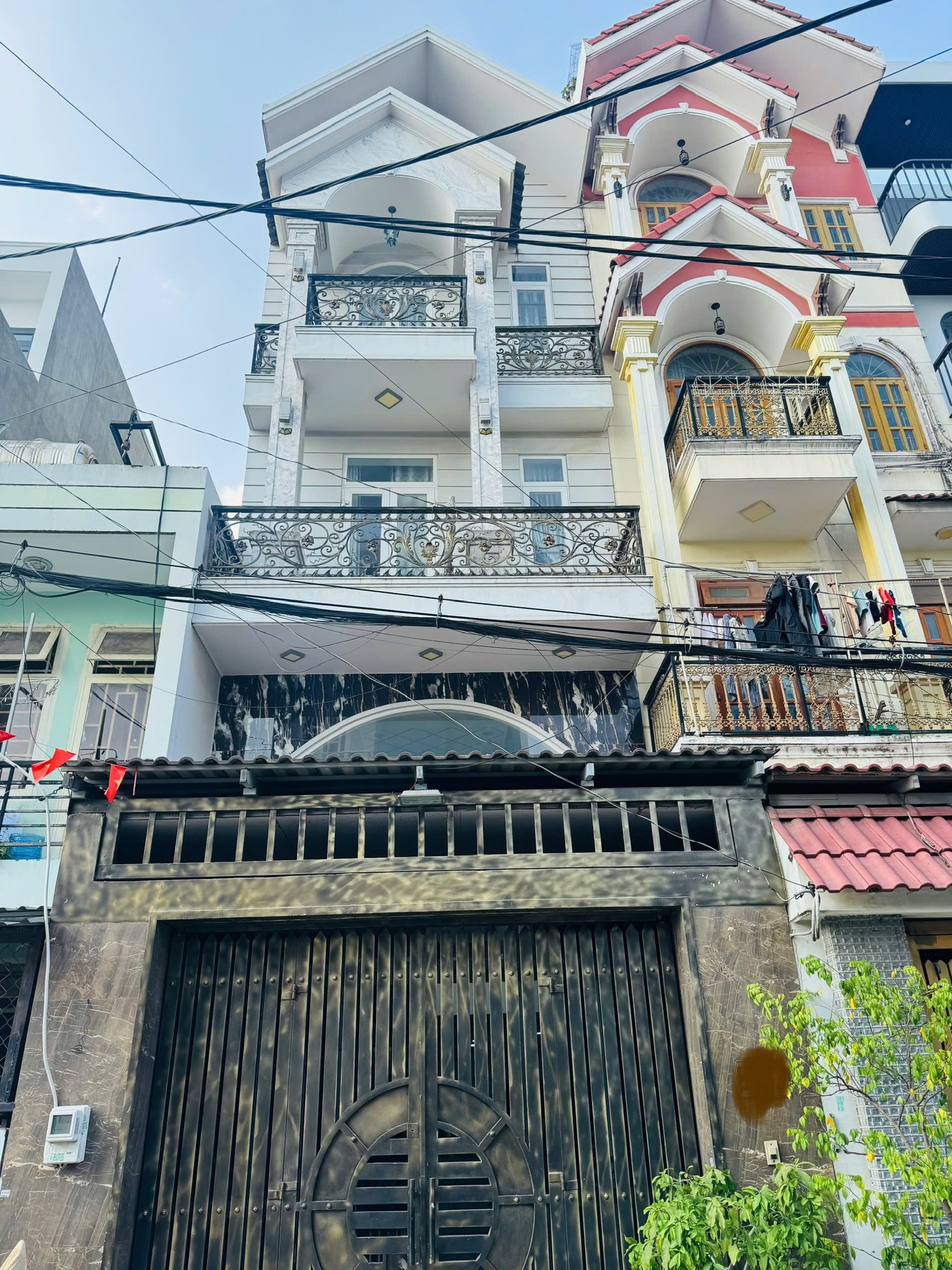 Chủ ngộp bank cần bán gấp nhà siêu đẹp DT:4,5x15 đúc 4,5 Tấm BTCT chỉ 8T8 TL, thích hợp cho thuê