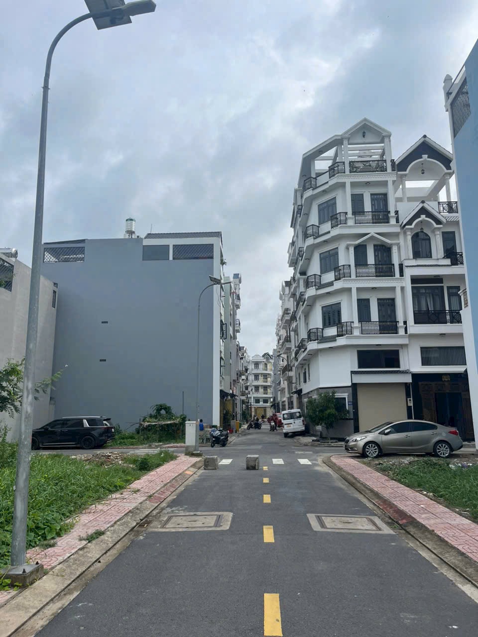 🔥 BLOCK 8 LÔ ĐẤT ĐẸP – CƠ HỘI CHO KHÁCH ĐẦU TƯ XÂY NHÀ BÁN! 📍 Vị trí: Đường 18B, BHHA