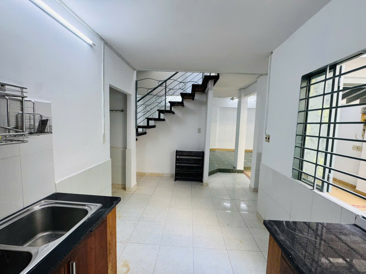 Bán Nhà Lầu DT: 8.4x6.6m Hẻm 1/ Đường Văn Cao, P. Phú Thạnh, Giá: 4.6 tỷ