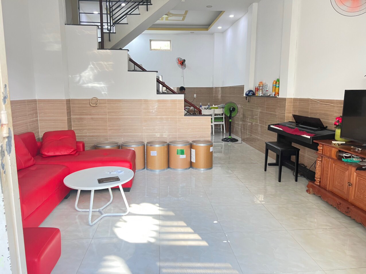 NHÀ KHU NỘI BỘ GẦN ĐỘC LẬP. 4 TẤM MỚI. GIÁ NHỈNH 8 TỶ