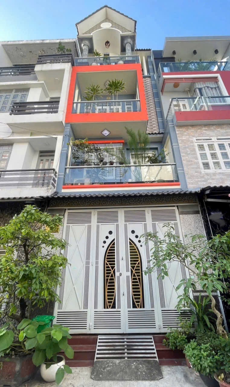 Nhà đẹp giá siêu tốt chỉ 6T95 TL ,DT:4,5x13 full nội thất , phù hợp cho a/c an cư làm việc
