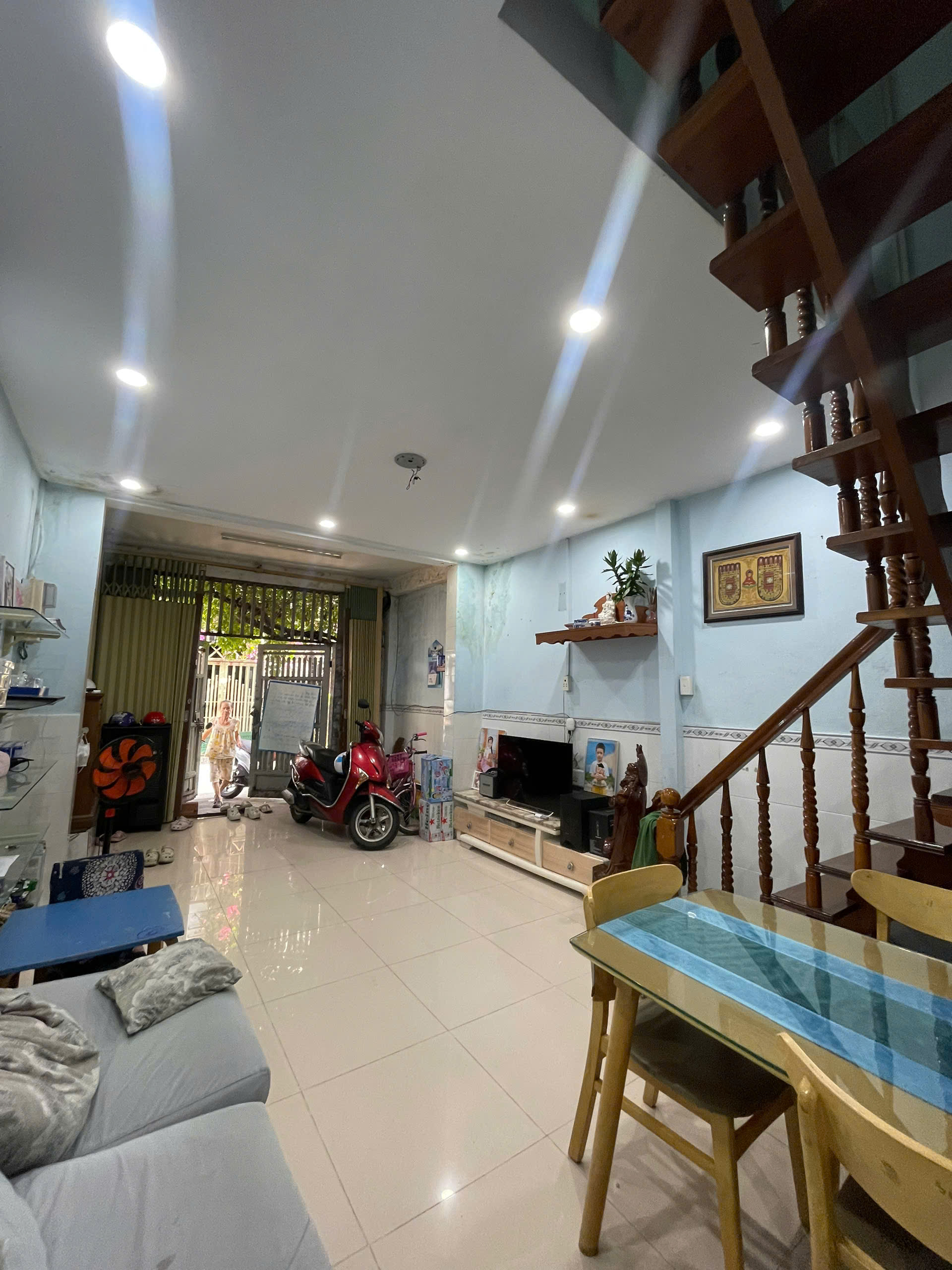 Bán Nhà Lầu DT: 4x10m Hẻm 1/ Đường Nguyễn Súy, P. Tân Quý, Giá: 4.1 tỷ