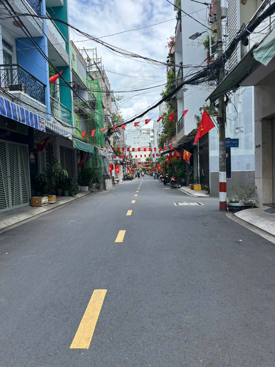 Bán Nhà Đường 8m Luỹ Bán Bích. P Tân Thành. Q Tân Phú. Dt 4x16. Nhà 2 Lầu sân thượng. Giá 9,6 tỷ