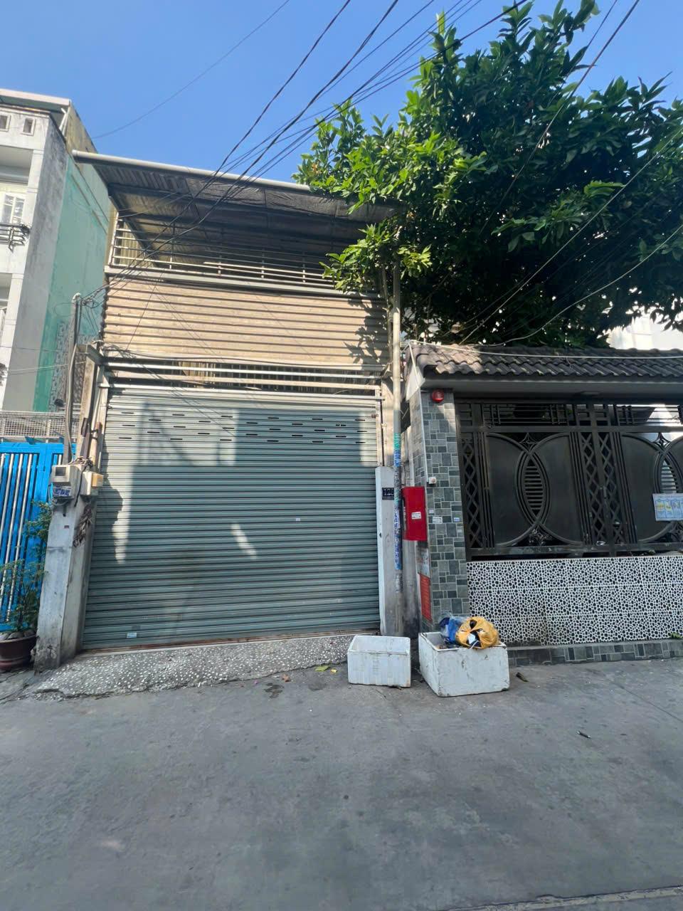 Nhà cấp 4 đơn giá 87tr/m2 hàng hiếm - Dt: 4x30m/125m2 đường Tân Hương quận Tân Phú