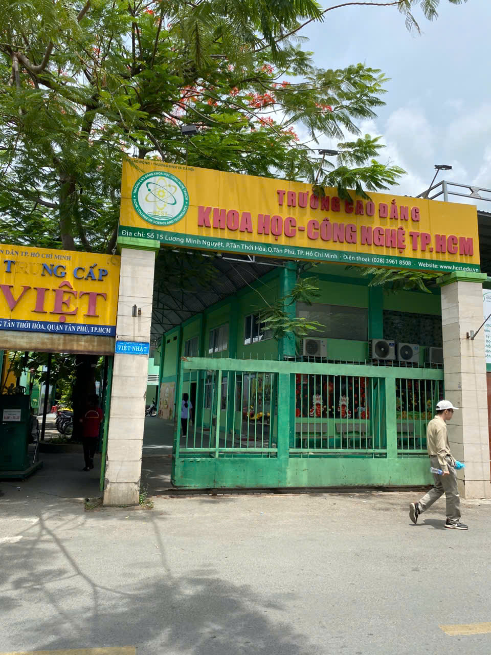Bán nhà mặt tiền đường Lương Minh Nguyệt, ngang 4,2m dài 19m, 1 trệt 1 lầu mới