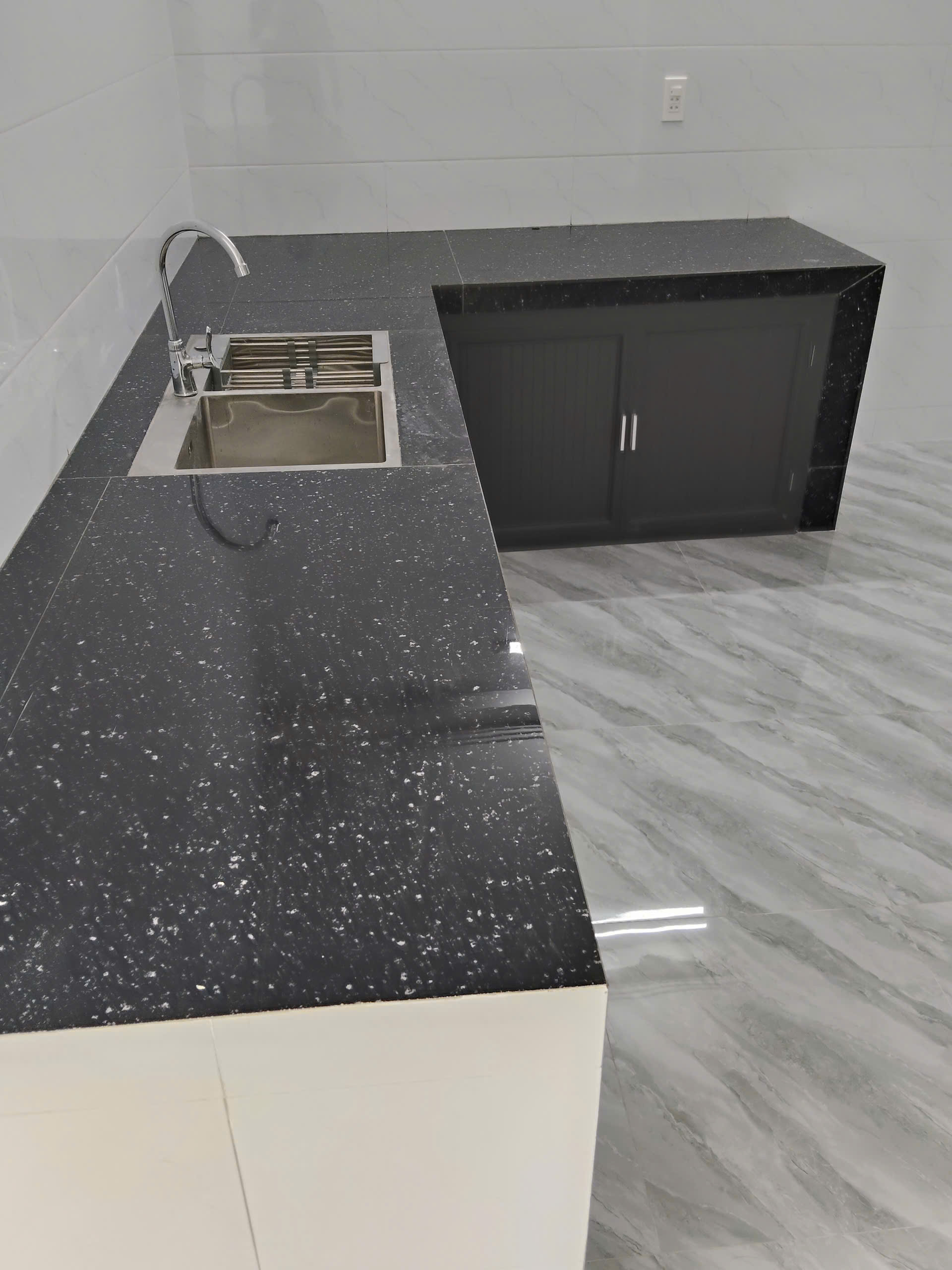 🏡 Bán Nhà Mặt Tiền Tỉnh Lộ 10, Bình Tân, 6.1x34m, Giá 13 Tỷ, Cấp 4