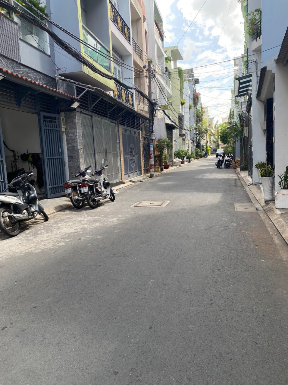 Bán Nhà Hẻm Nguyễn Thế Truyện, Tân Phú, DT 4 x19, Giá 9.5 Tỷ, 1 Trệt 2 Lầu Sân Thượng 🌟