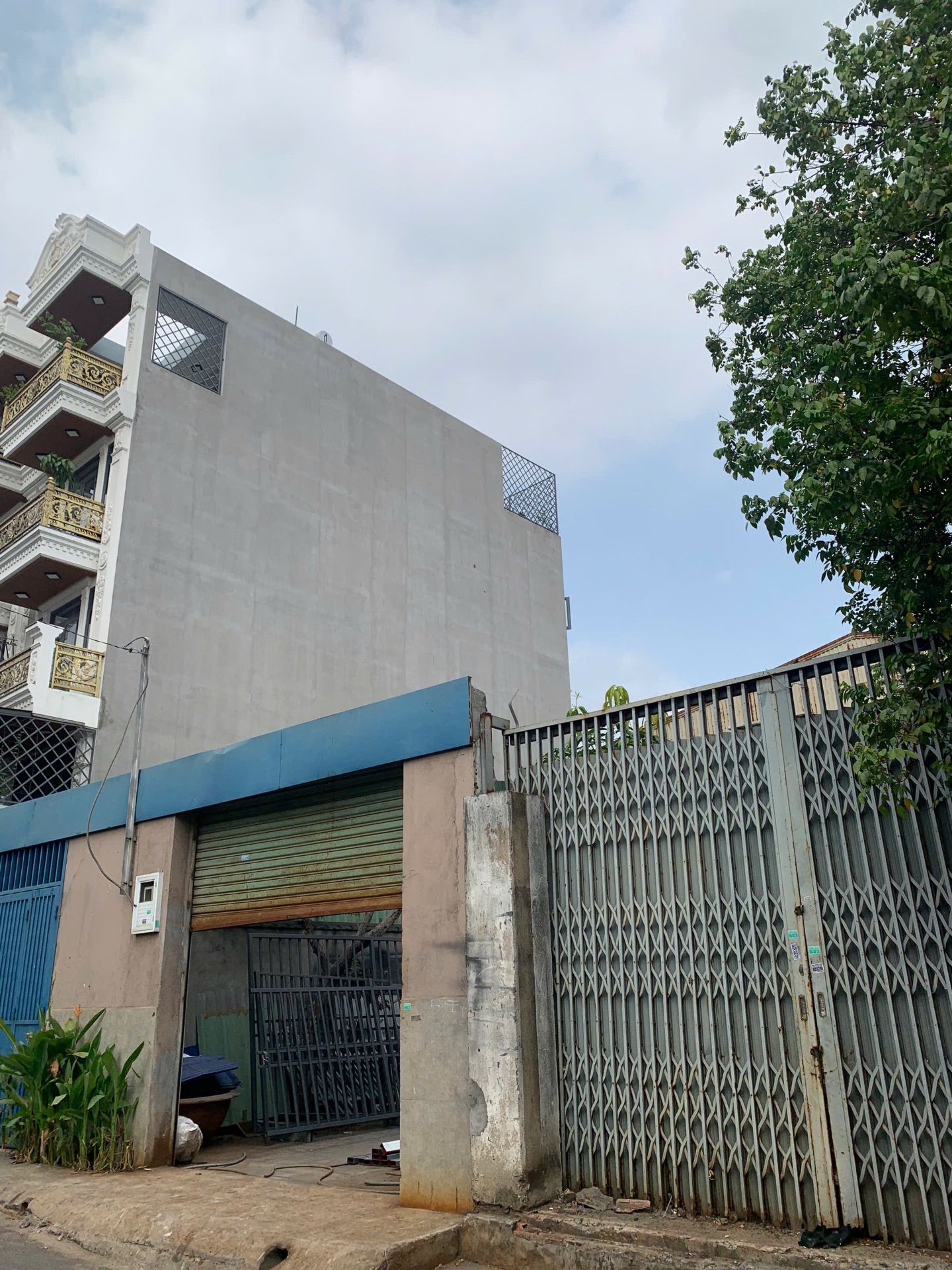 BÁN ĐẤT KẾ MẶT TIỀN HƯƠNG LỘ 2 – VỊ TRÍ ĐẸP, DT: 4x19M! • Diện tích: 4 × 19m – khuôn đất vuông vức