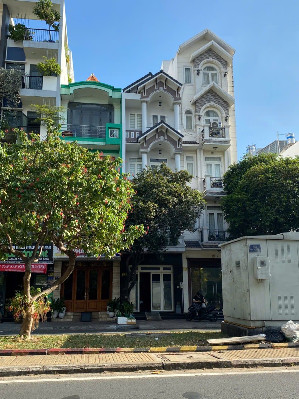Bán nhà mới đẹp đối diện công viên Lê Thúc Hoạch, quận Tân Phú.