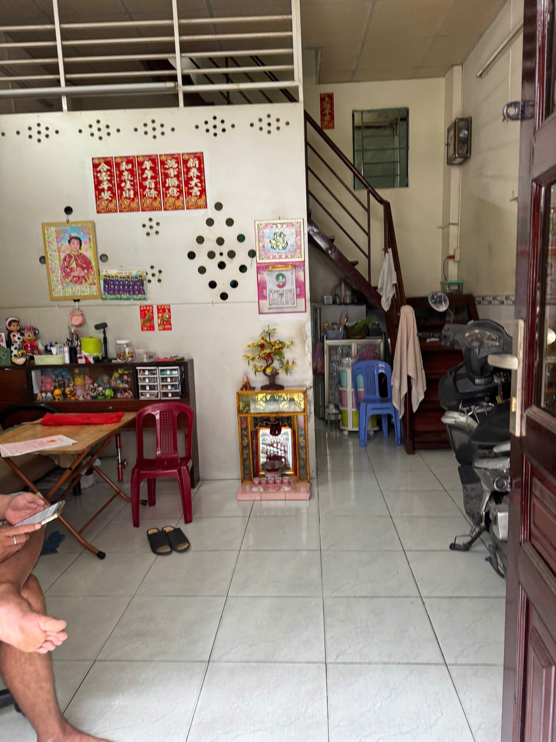 🏡 Bán nhà hẻm Lê Đình Cẩn, Bình Tân, 4x8m, 1 lầu, giá 3,9 tỷ, liên hệ ngay!