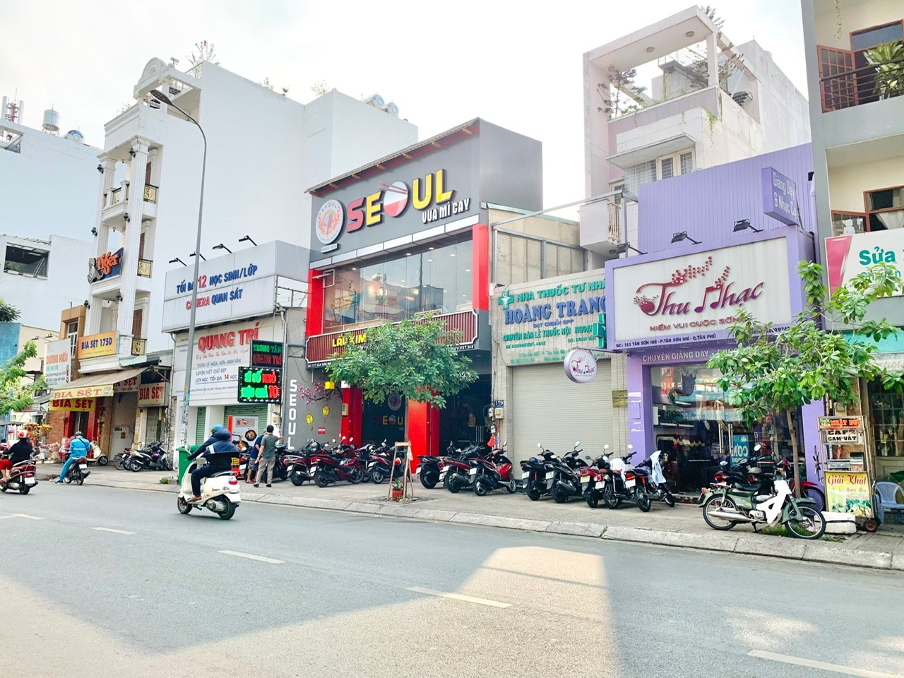 CĂN NHÀ ĐẮC ĐỊA NHẤT QUẬN TÂN PHÚ - MẶT TIỀN TÂN SƠN NHÌ - VỊ TRÍ ĐẸP NHẤT ( 8X25M, 3.5 TẤM )