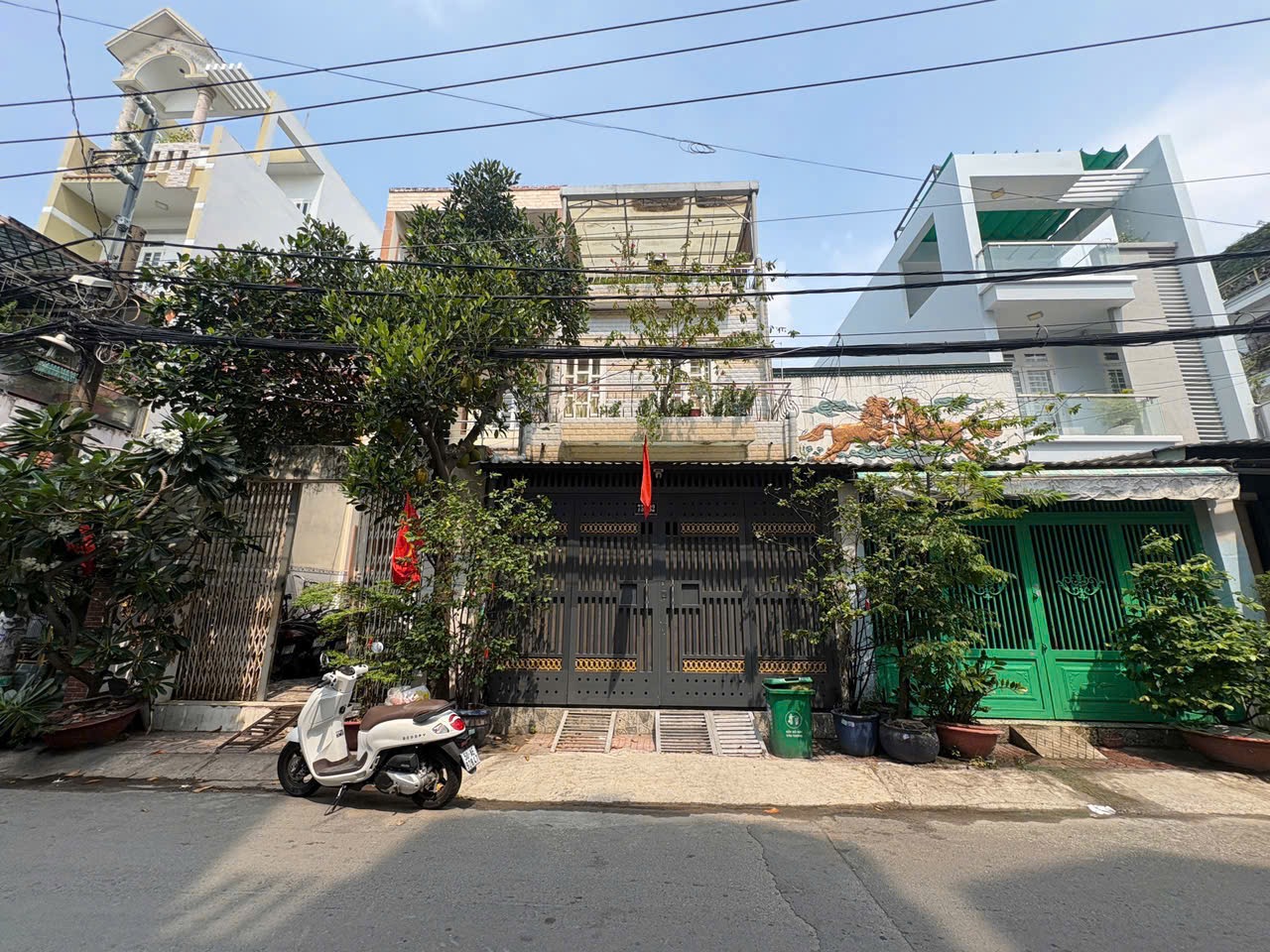 NHÀ 2 LẦU HẺM 8M THÔNG HƯƠNG LỘ 2 – GẦN NGÃ TƯ BỐN XÃ – GIÁ 7.8 TỶ! • Diện tích: 4.5 × 16.7m