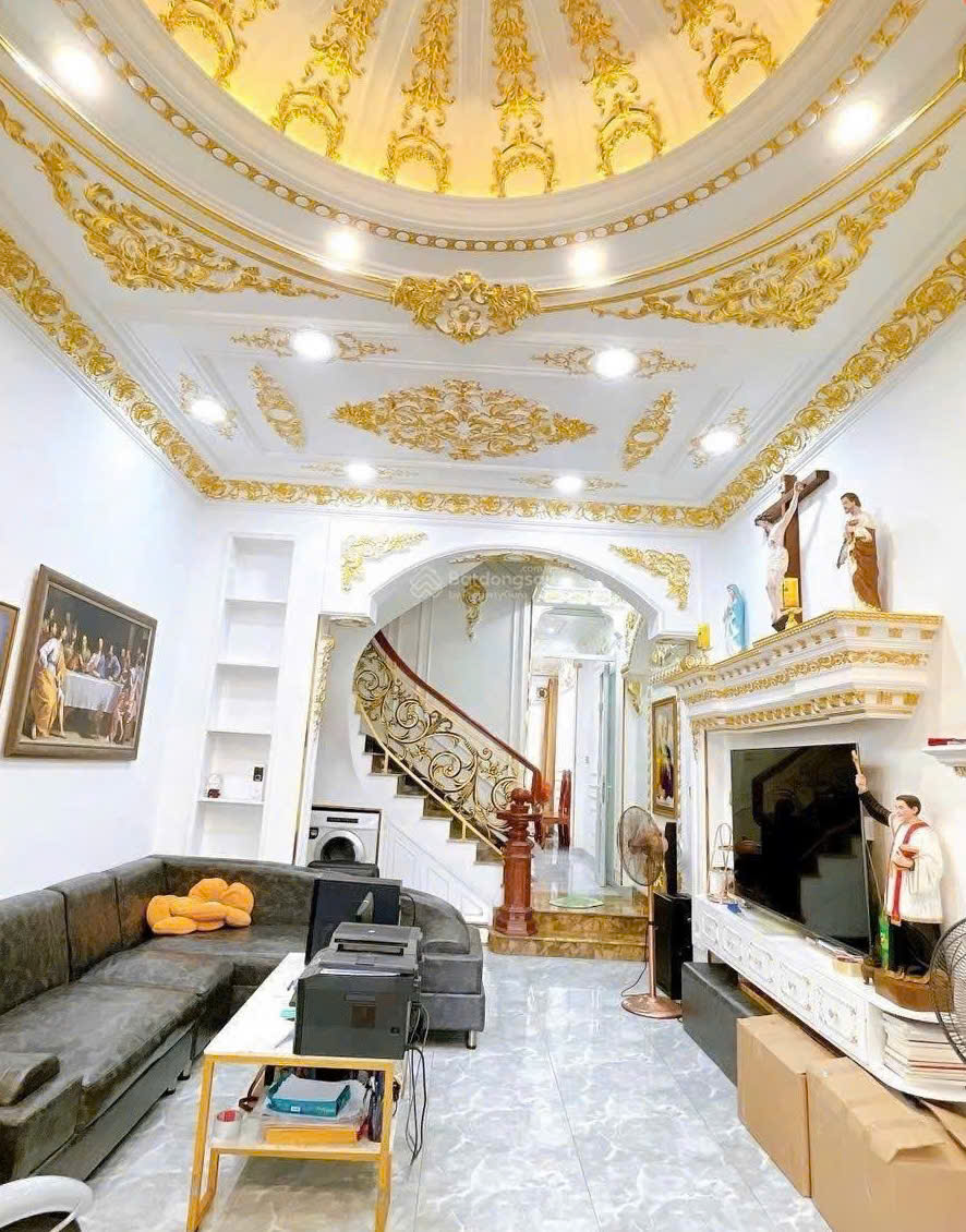 Nhà hẻm 8m thông P. Tân Sơn Nhì, DT: 4x15m, 3 lầu. Ngay công viên, cách AEON 500m. Giá: 9.6 tỷ TL