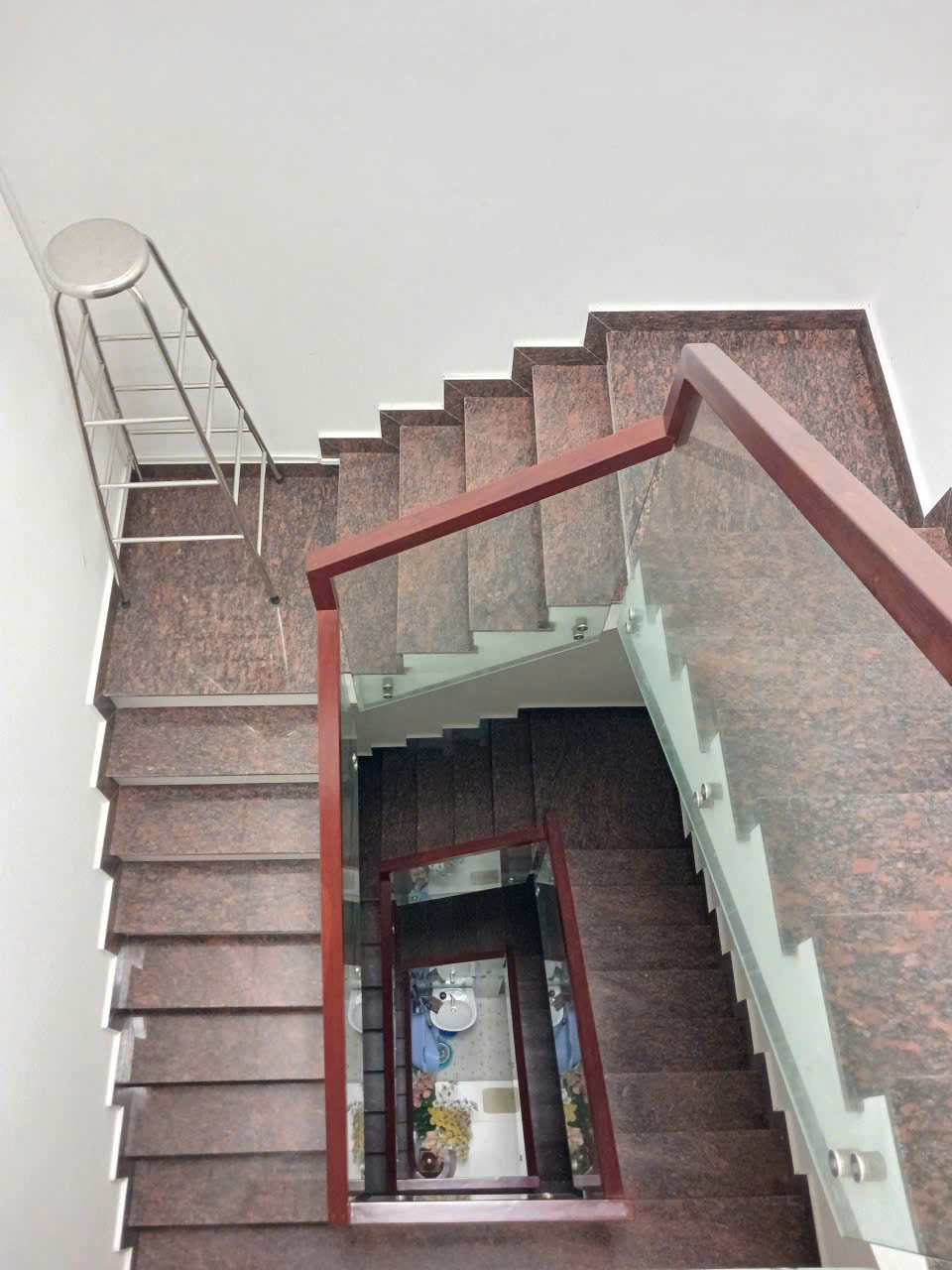 CHÍNH CHỦ BÁN NHÀ ĐÚC 3.5 TẤM TRUNG TÂM TÂN PHÚ – DIỆN TÍCH KHỦNG 5X17M – GIÁ CHỈ 7.8 TỶ •