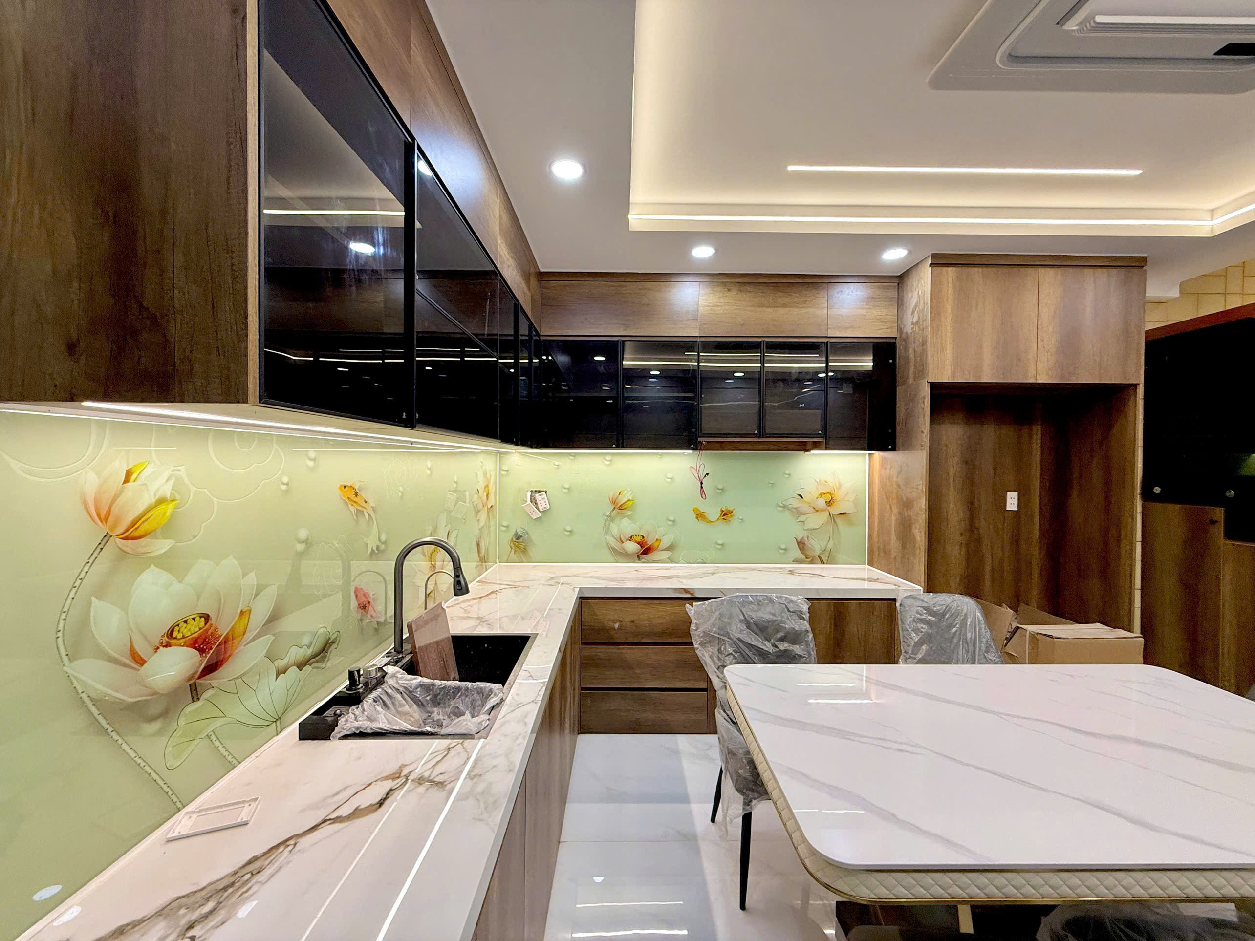 🏡 Bán nhà hẻm đường số 4, Bình Hưng Hòa, Bình Tân, DT 4x13.57, Giá 8.2 tỷ, 4 lầu