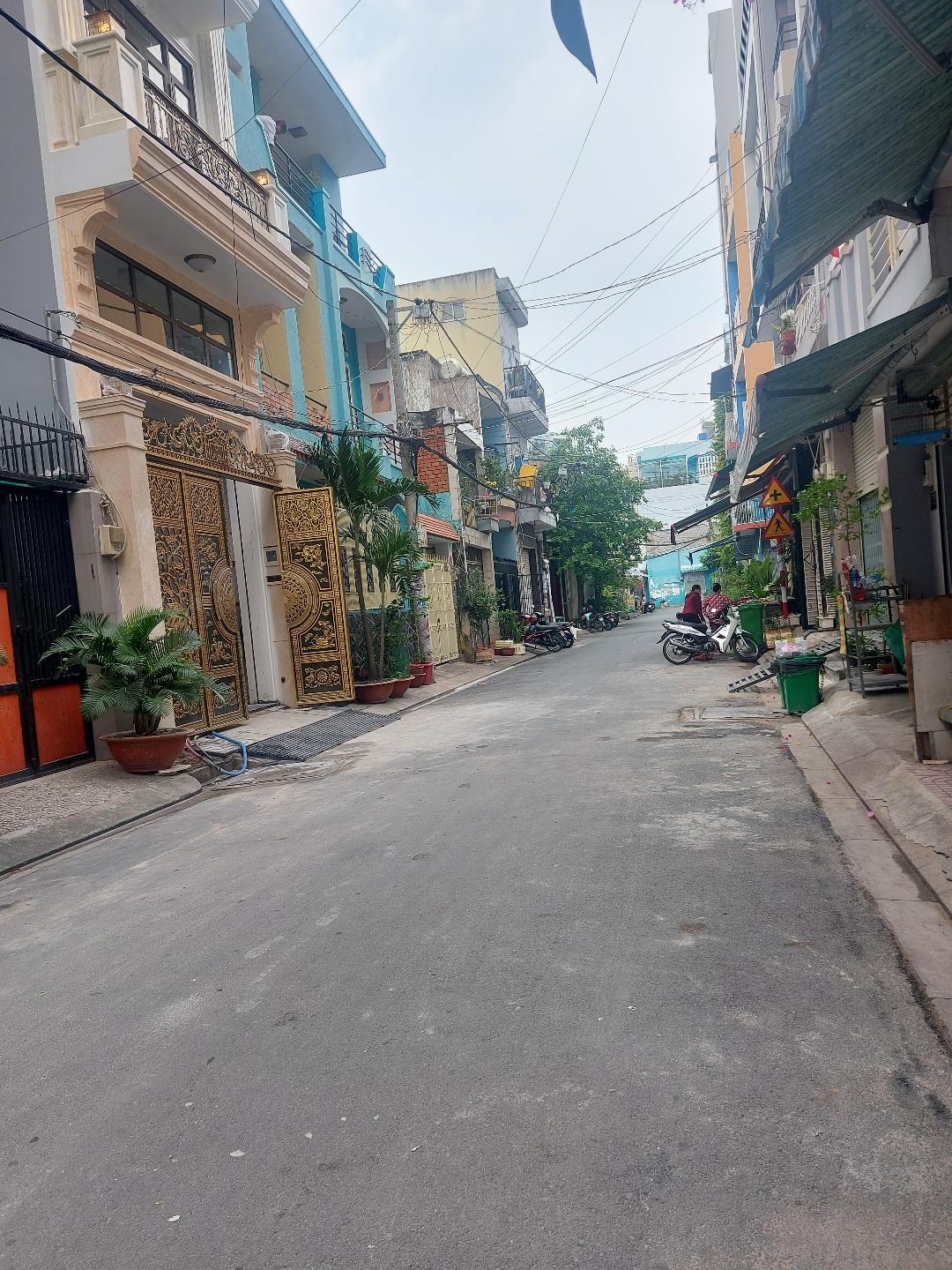 Bán nhà đường Lê Thúc Hoạch, Phú Thọ Hòa, nhà 2 lầu nội thất đẹp, giá 10 tỷ
