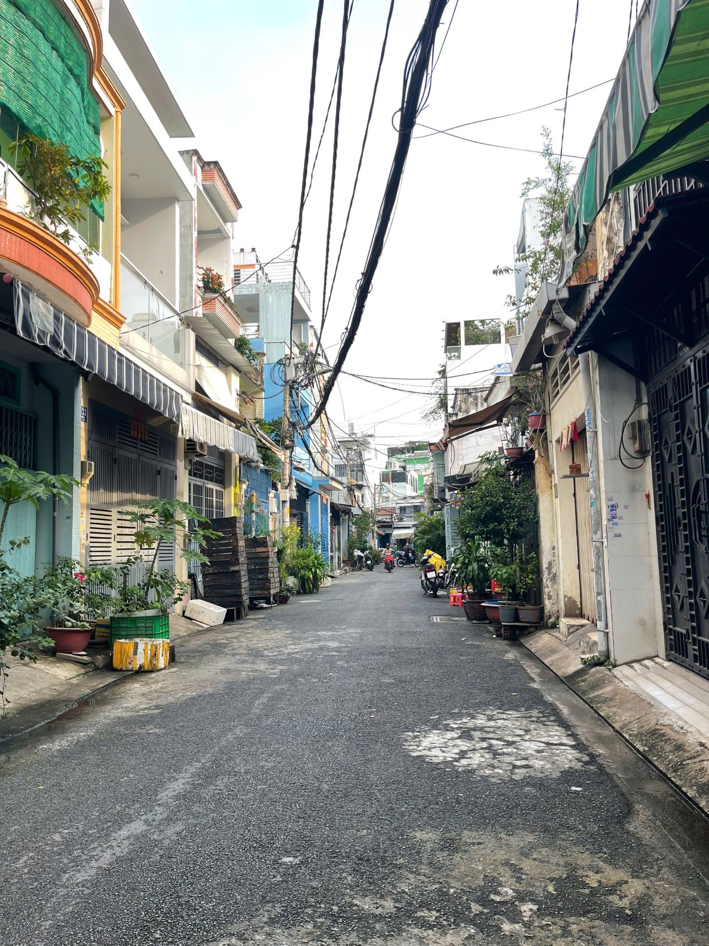 Bán nhà 3 tầng mới 100% - Dt: 3,8x14m Giá 8,8 Tỷ - Đường Lê Ngã hẻm 6m Thông gần Âu Cơ Tân Bình