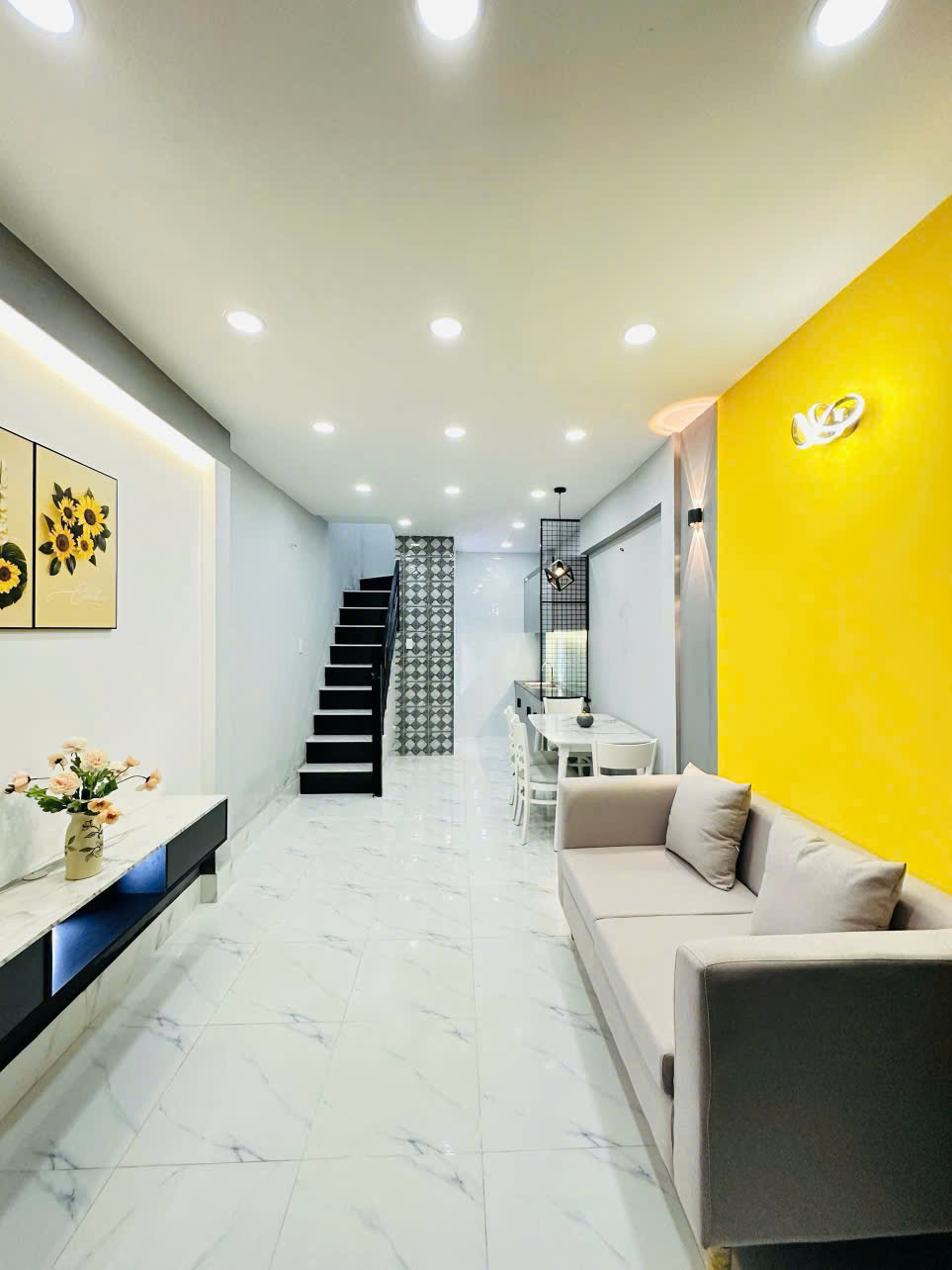 Bán Nhà Lầu DT: 3x8m Hẻm 3/ Đường Âu Cơ, P. Phú Trung, Giá: 3 tỷ