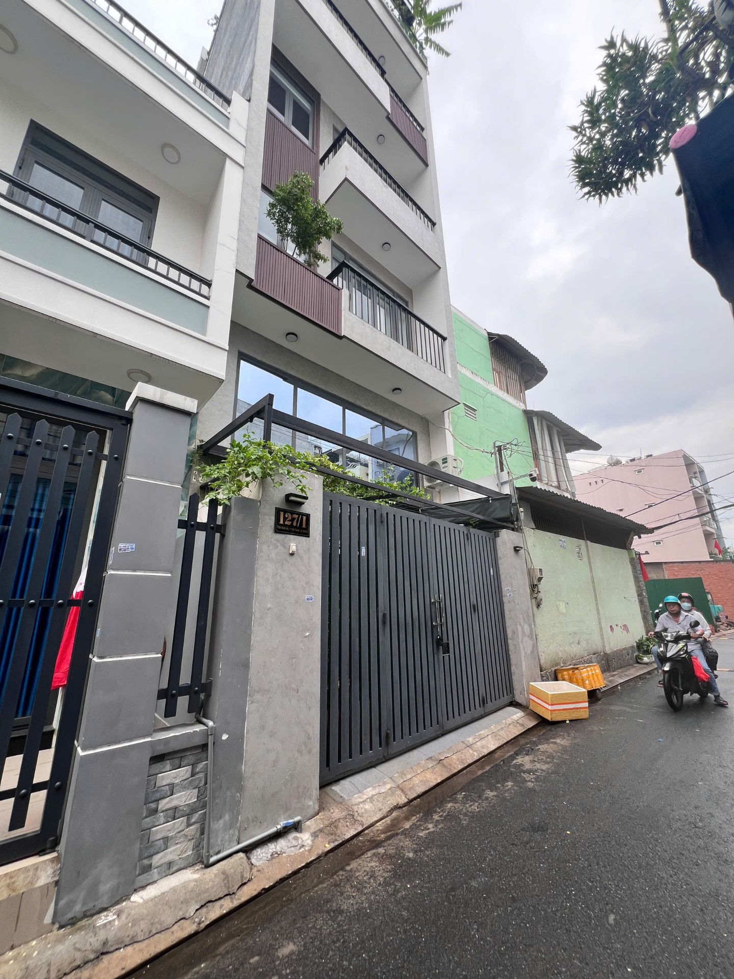 Nhà đẹp hẻm Luỹ Bán Bích 5x10m, lửng 3 lầu ST, giá 7.9 tỷ TL