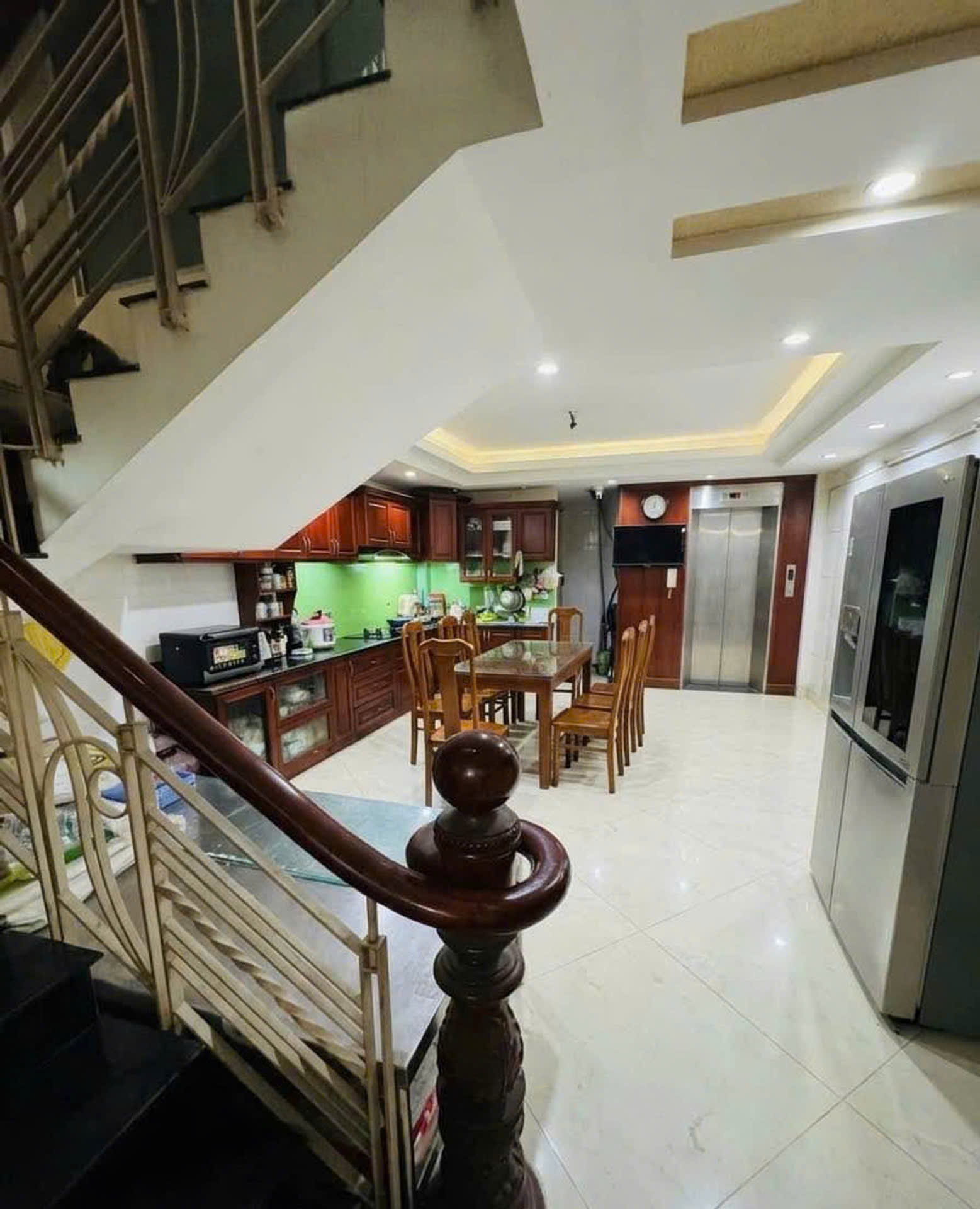 Bán nhà đường Đỗ Thừa Luông, Tân Quý, 5m x 20m, 3 lầu sân thượng, giá 12 tỷ •