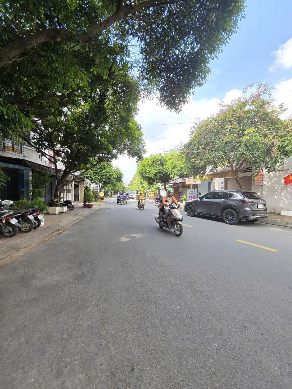 Bán nhà Măt Tiền P. Tân Sơn Nhì kinh doanh sầm uất, DT: 4x17m - Lửng. Giá: 10 tỷ TL