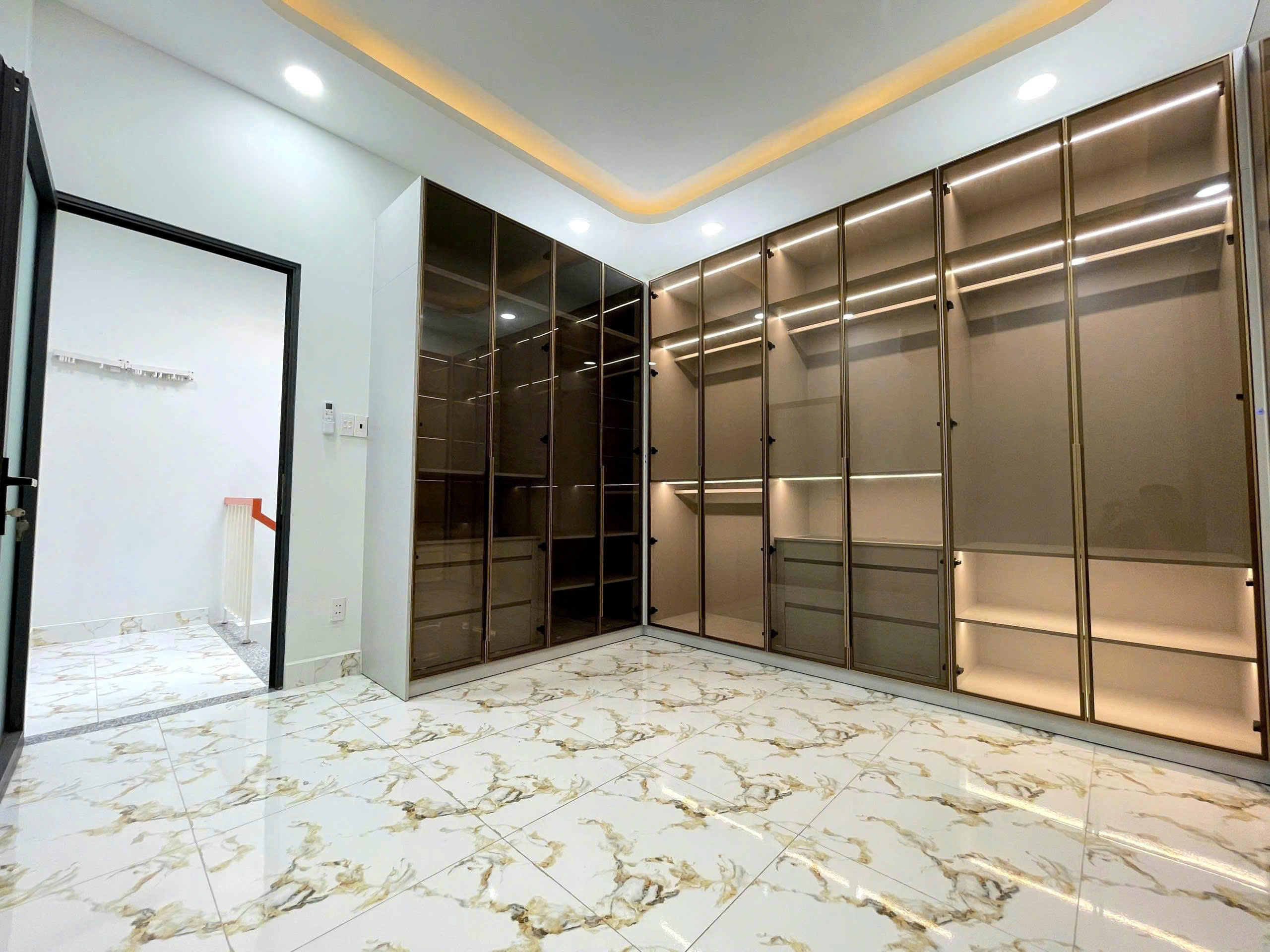 Nhà đẹp Lê Thúc Hoạch - Tân Phú, DT: 8.1m x 6.2m - 1 Lầu. Giá: 5.6 tỷ Thương Lượng