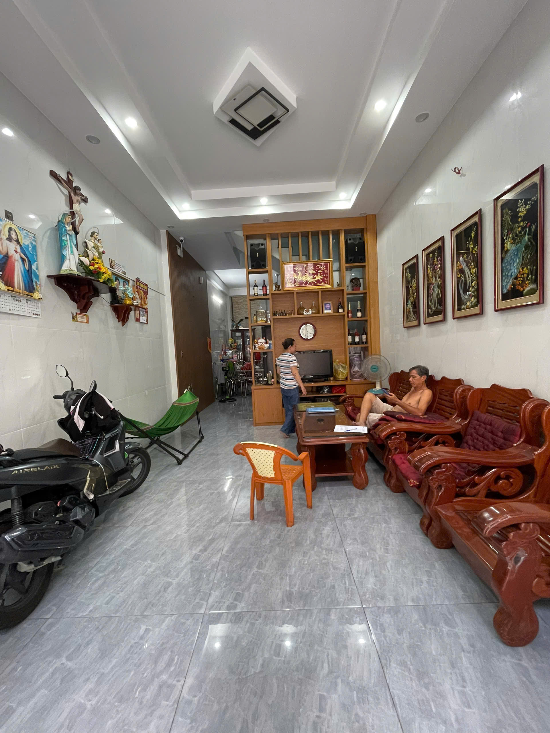 Bán Nhà 3 Lầu DT: 4x16m MT Đường Hà Thị Đát, P. Tân Sơn Nhì, Giá: 12.2 tỷ