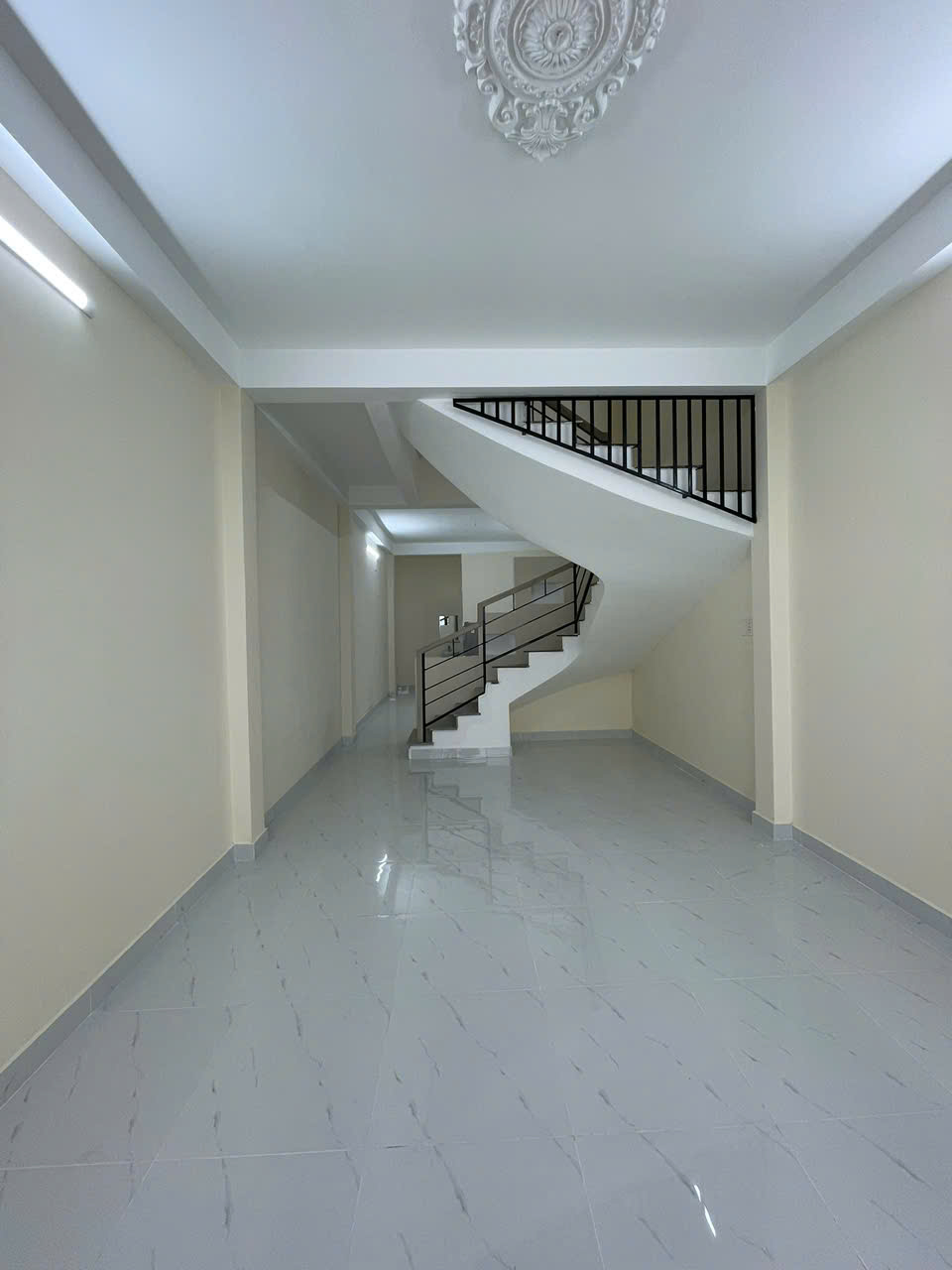 Bán Nhà Lầu DT: 4x15m Hẻm 1/ Đường Nguyễn Văn Yến, P. Tân Thới Hòa, Giá: 7 tỷ