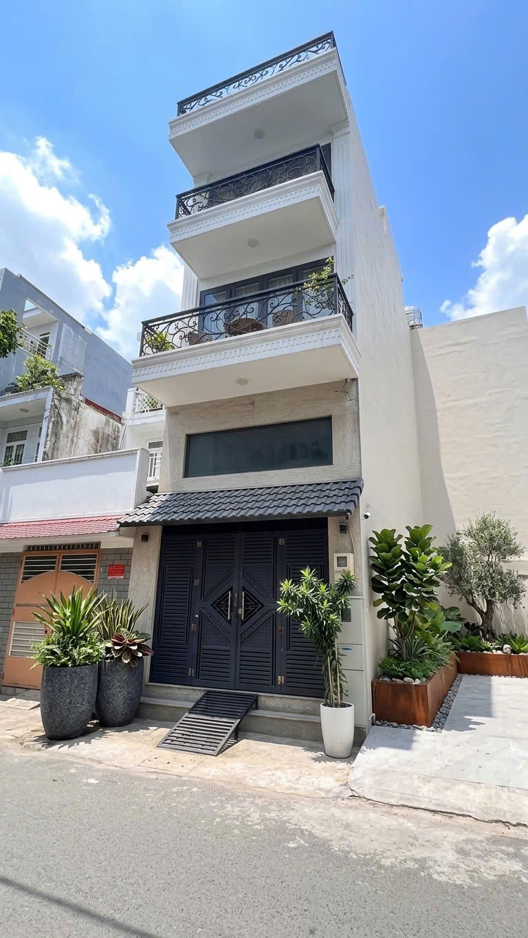 NHÀ 4 TẦNG CÓ THANG MÁY - 310M² SÀN - HẺM 6M THÔNG - GIÁ 12,5 TỶ