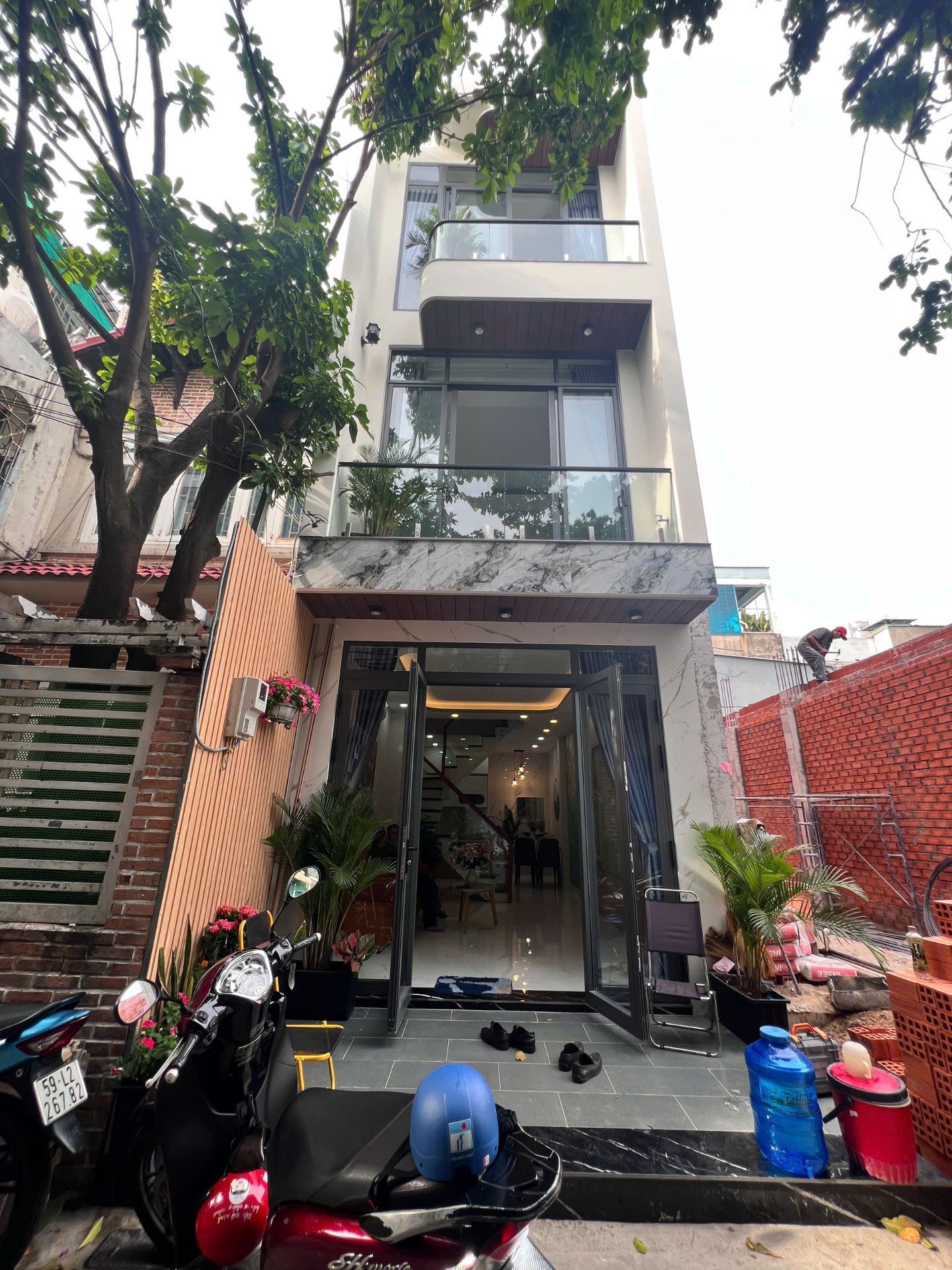 NHÀ MỚI 100% - 3,5 TẤM - GẦN CHỢ VẢI PHÚ THỌ HÒA - GIÁ CHỈ 6,49 TỶ